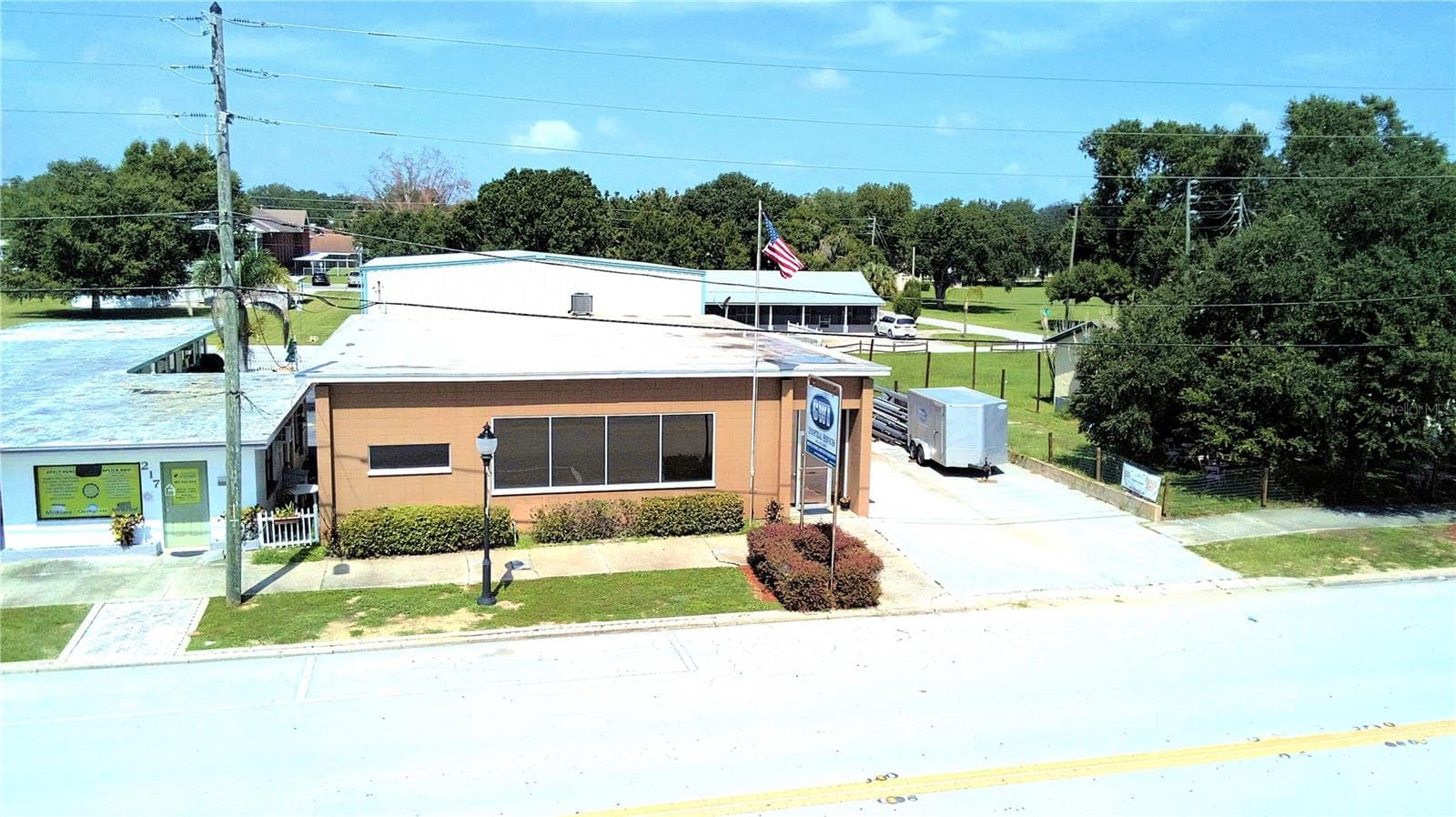 221 N SCENIC HWY