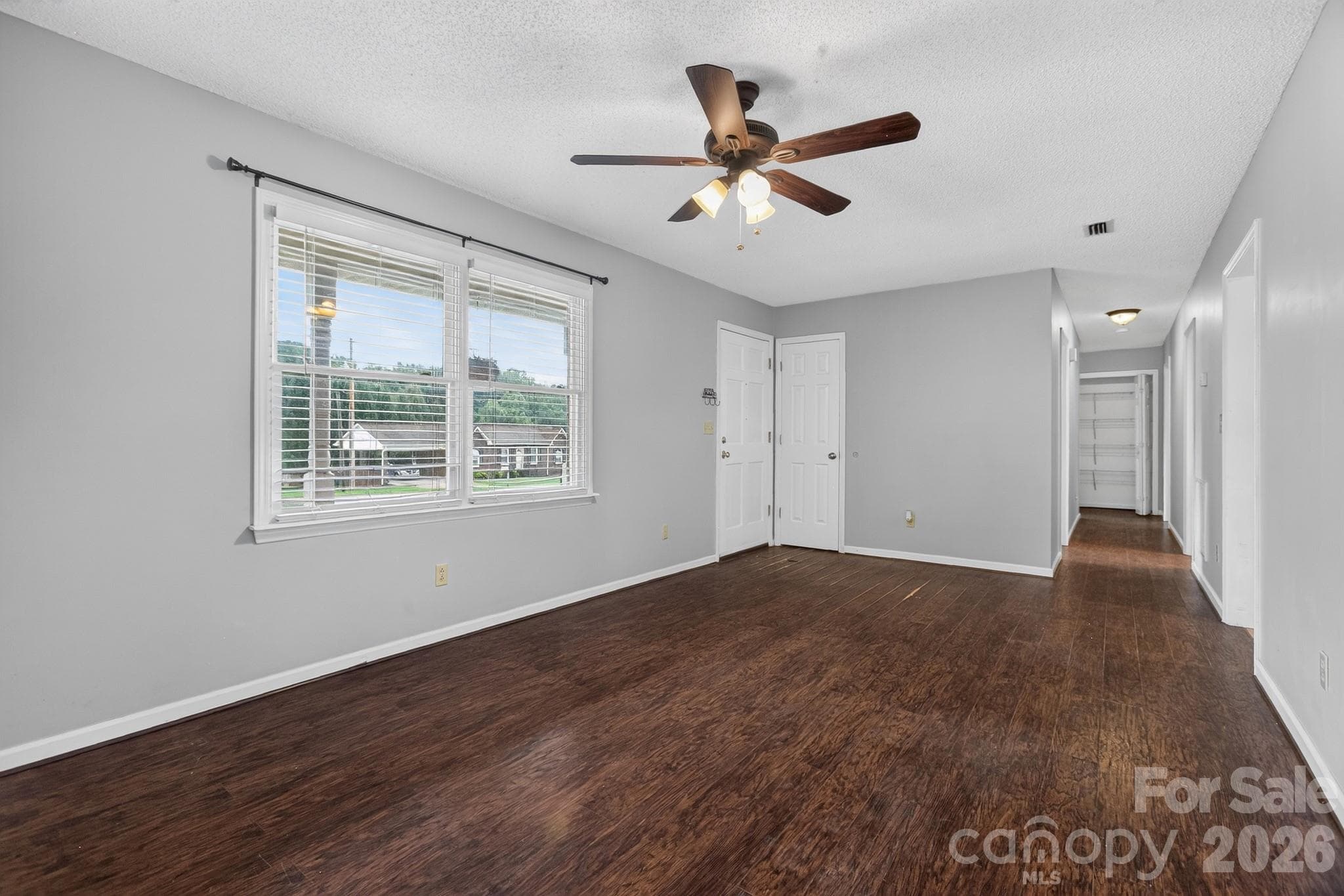 Single Family Residence at 2504 Ashford Drive, Newton, photo 9 of 24