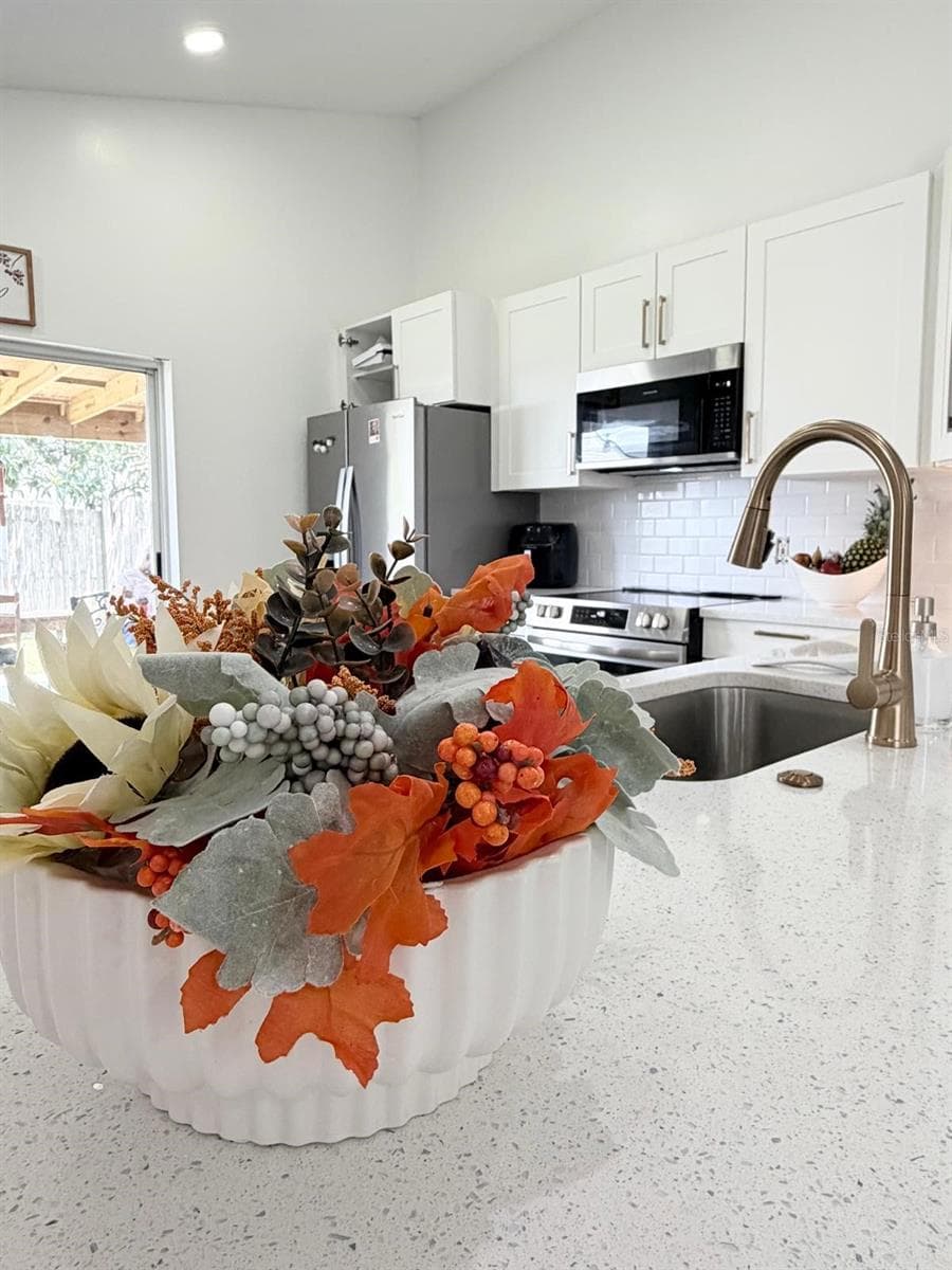 Single Family Residence at 409 TALQUIN CT, ORLANDO, photo 8 of 23