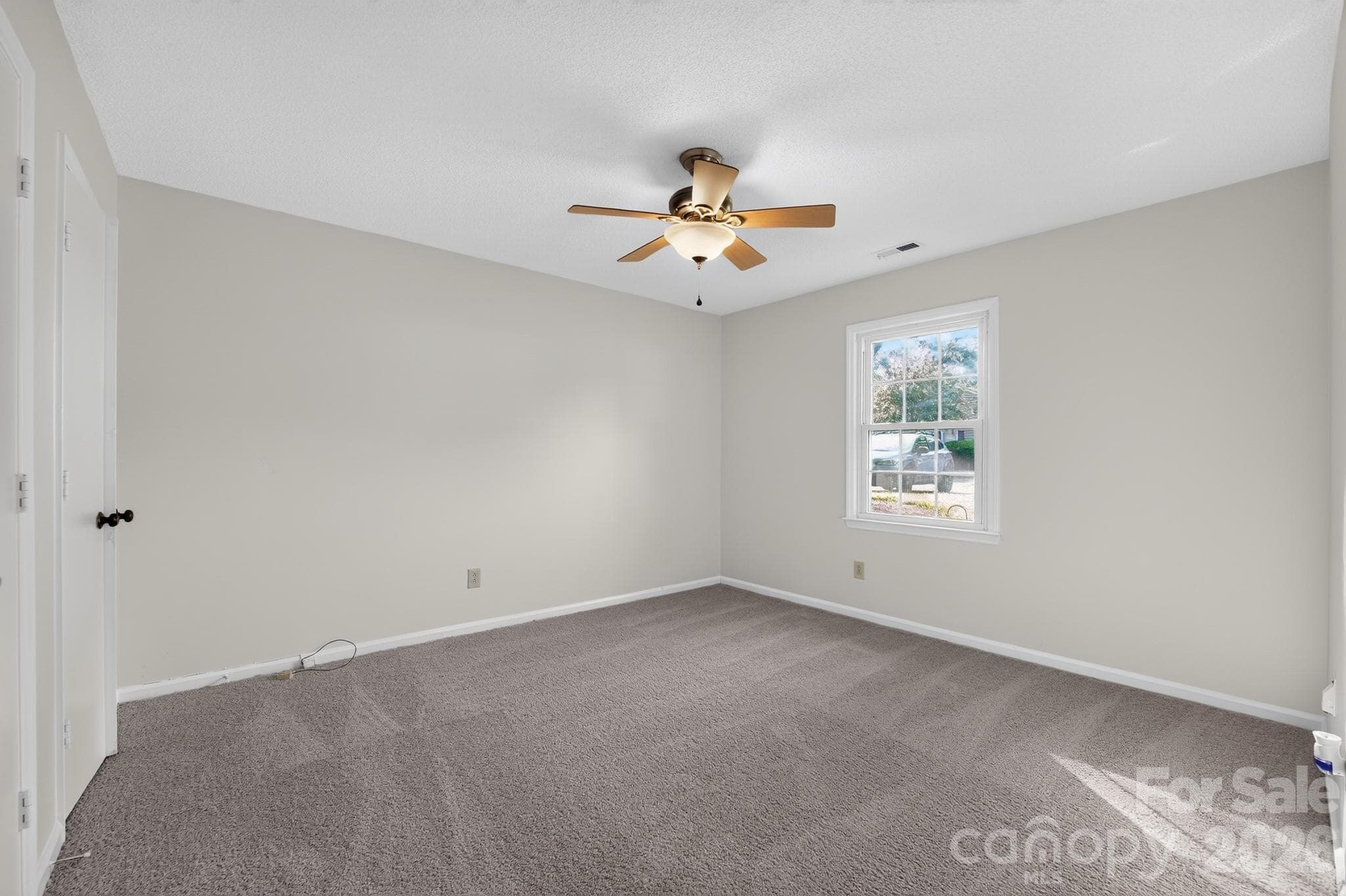 Townhouse at 8316 Summerglen Circle, Charlotte, photo 10 of 15