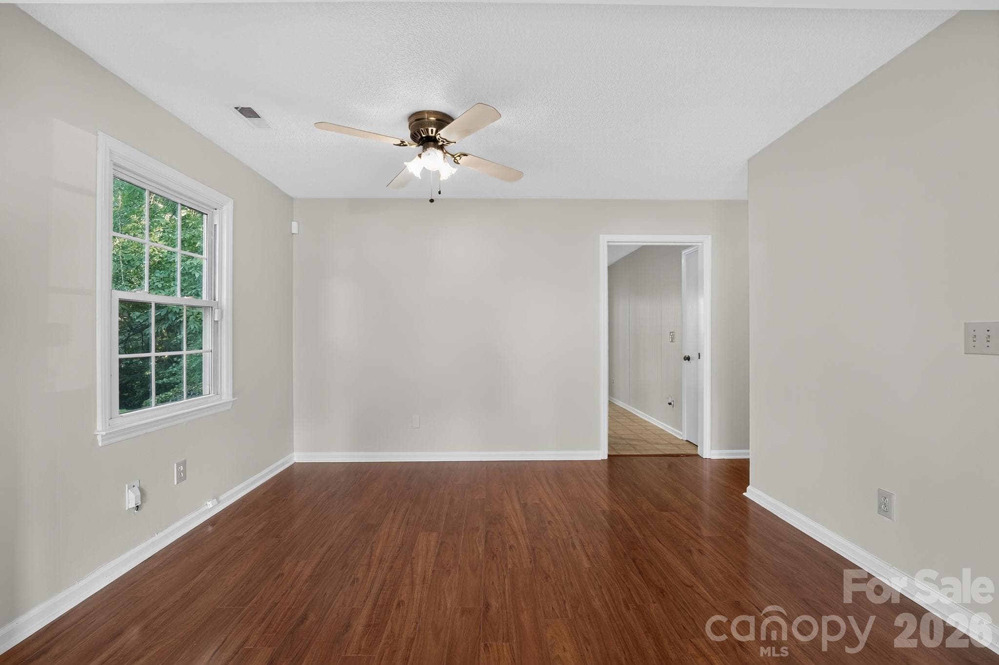 Townhouse at 8316 Summerglen Circle, Charlotte, photo 5 of 15
