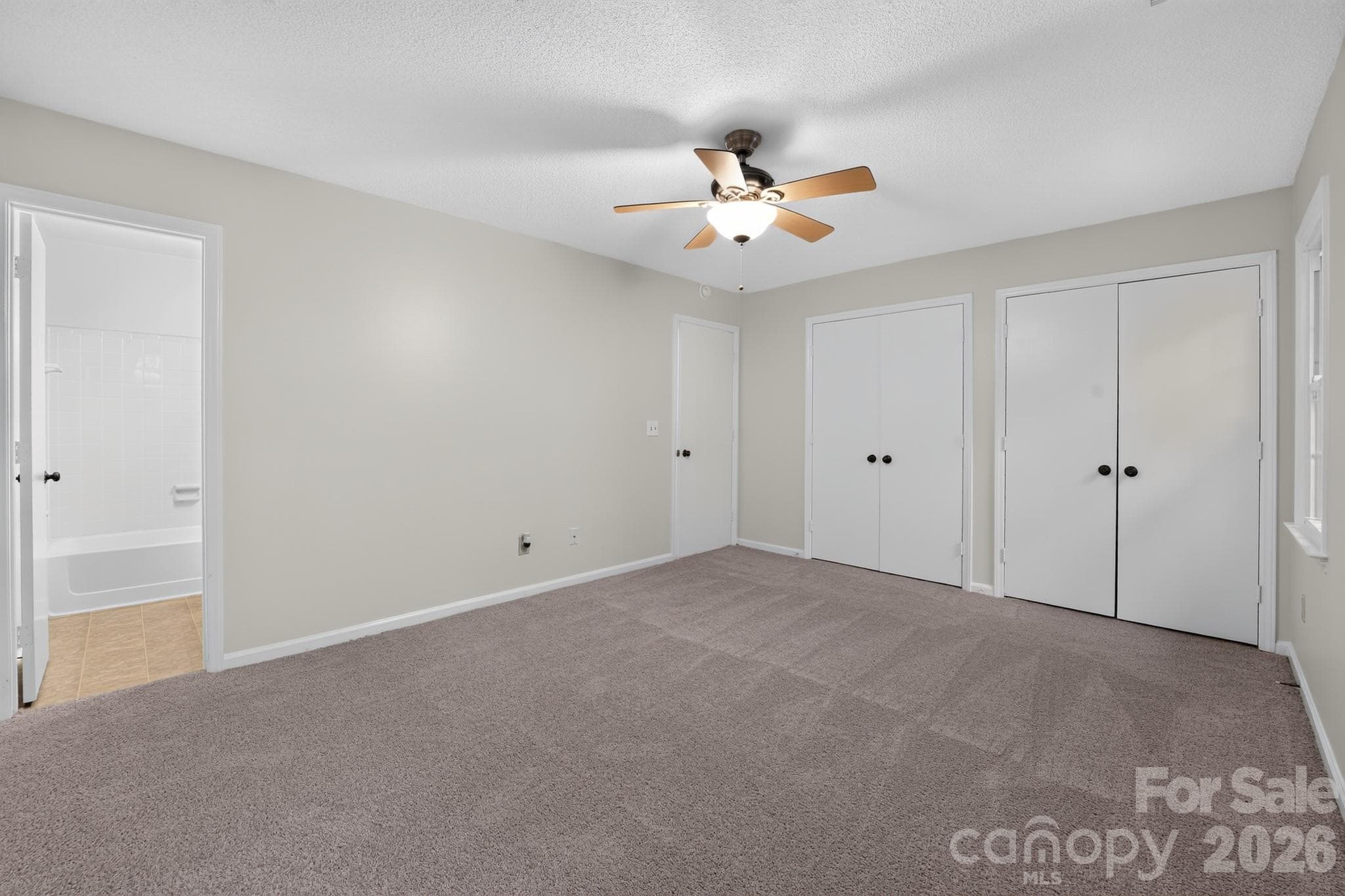 Townhouse at 8316 Summerglen Circle, Charlotte, photo 9 of 15