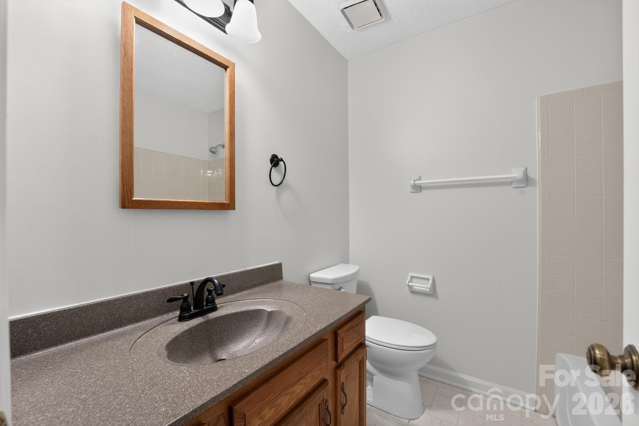 Townhouse at 8316 Summerglen Circle, Charlotte, photo 13 of 15