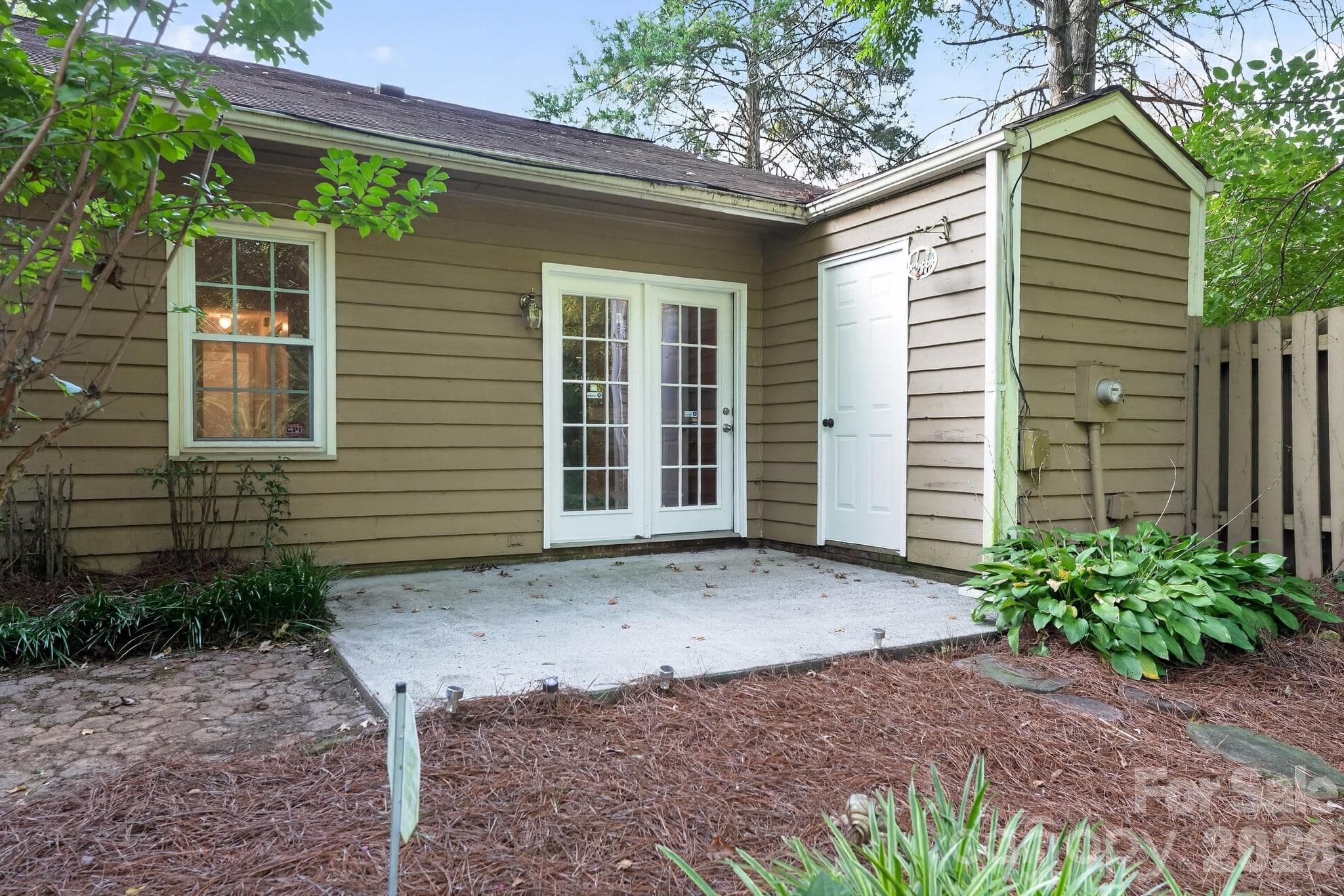 Townhouse at 8316 Summerglen Circle, Charlotte, photo 15 of 15