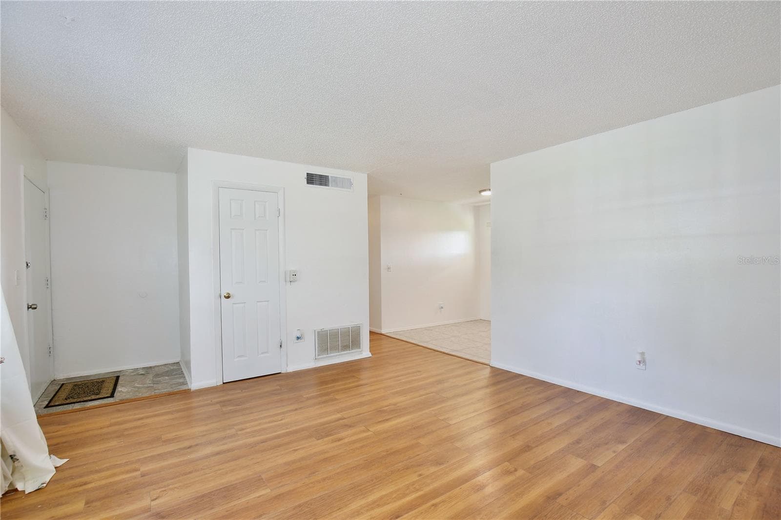 Single Family Residence at 2319 CONTINENTAL BLVD, ORLANDO, photo 6 of 24