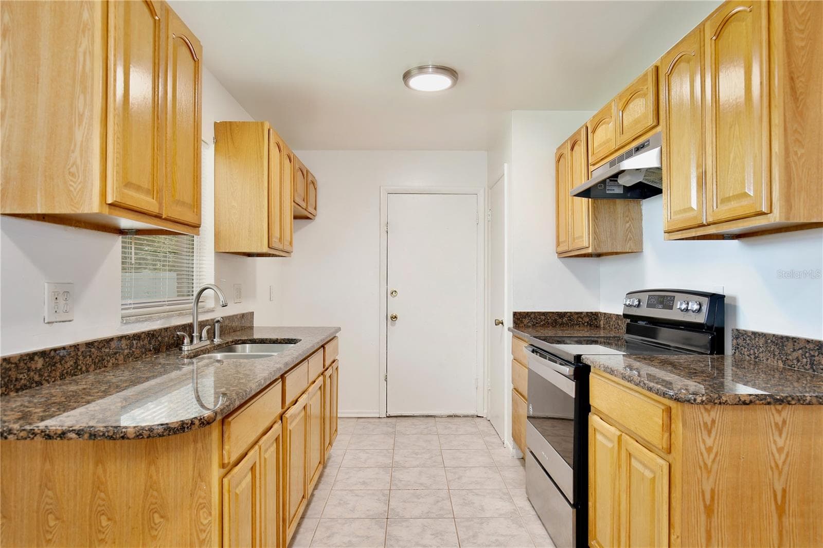 Single Family Residence at 2319 CONTINENTAL BLVD, ORLANDO, photo 10 of 24