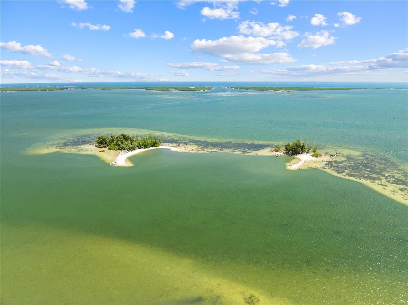 This island is just across from the fishing pier and riverfront. Perfect for picnics on the water. - 13570 MYSTIC DR #102, SEBASTIAN