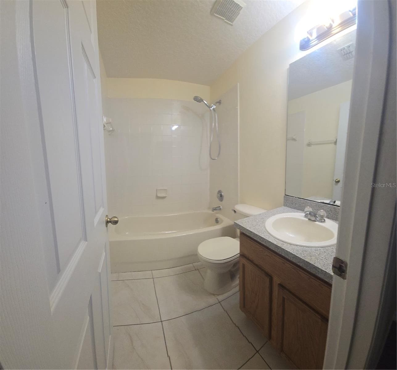 Townhouse at 2039 CYPRESS BAY BLVD, KISSIMMEE, photo 12 of 23