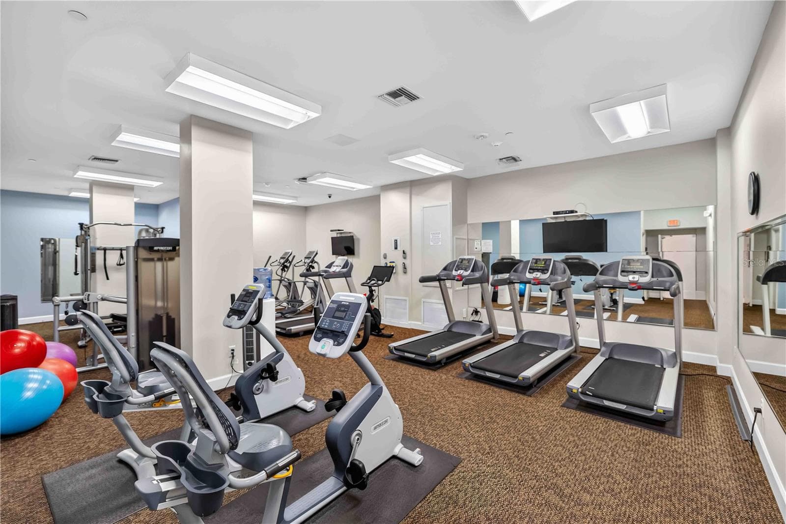 Condominium at 1212 BEN FRANKLIN DR #1205, SARASOTA, photo 33 of 61