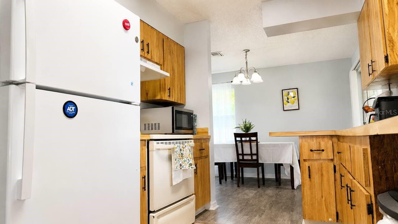 Single Family Residence at 290 HILLSIDE DR, CLERMONT, photo 12 of 39