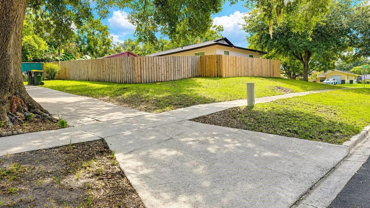 Single Family Residence at 290 HILLSIDE DR, CLERMONT, photo 31 of 39