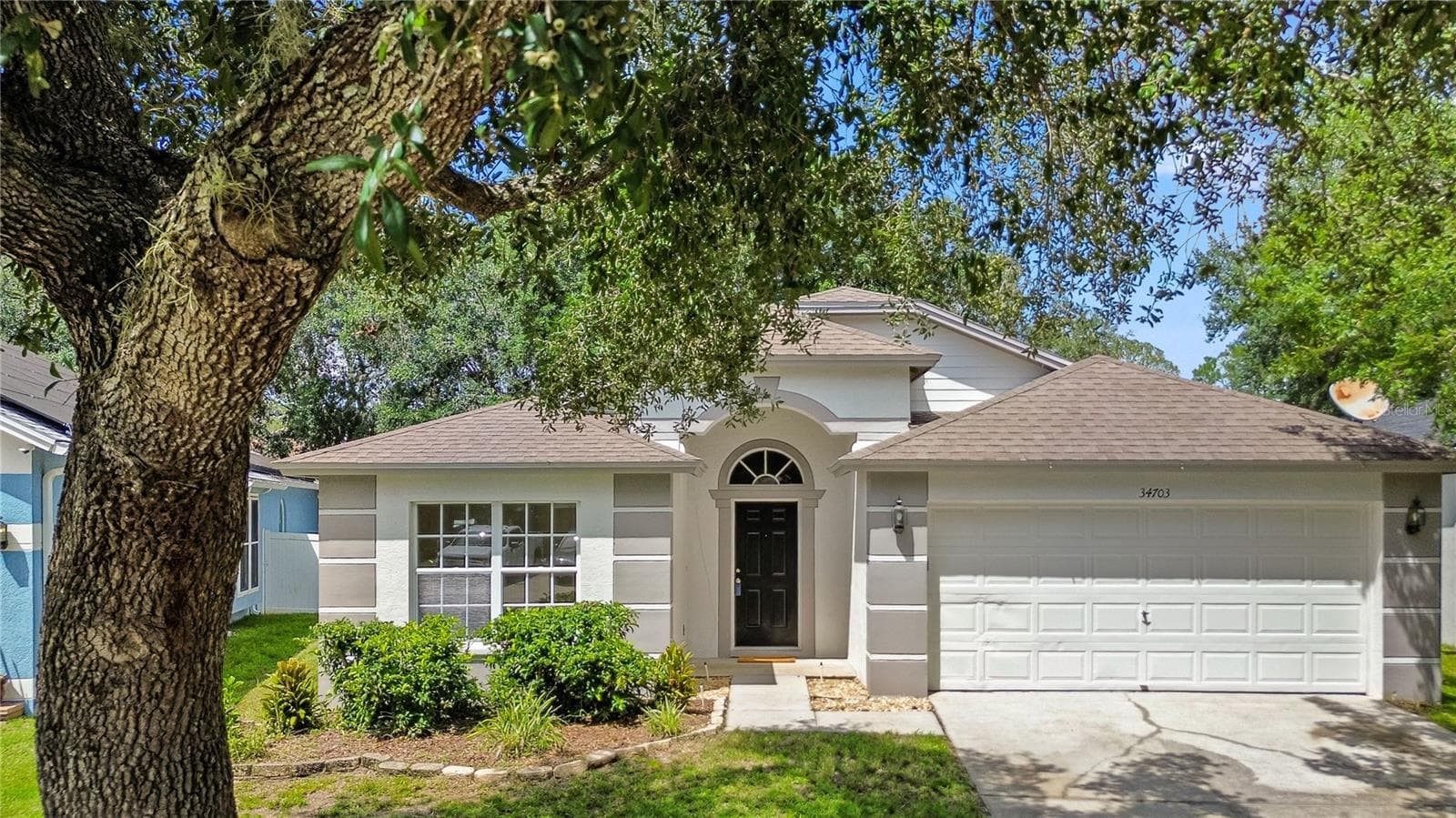 Single Family Residence at 34703 BIRCHMONT LN, ZEPHYRHILLS, photo 2 of 39