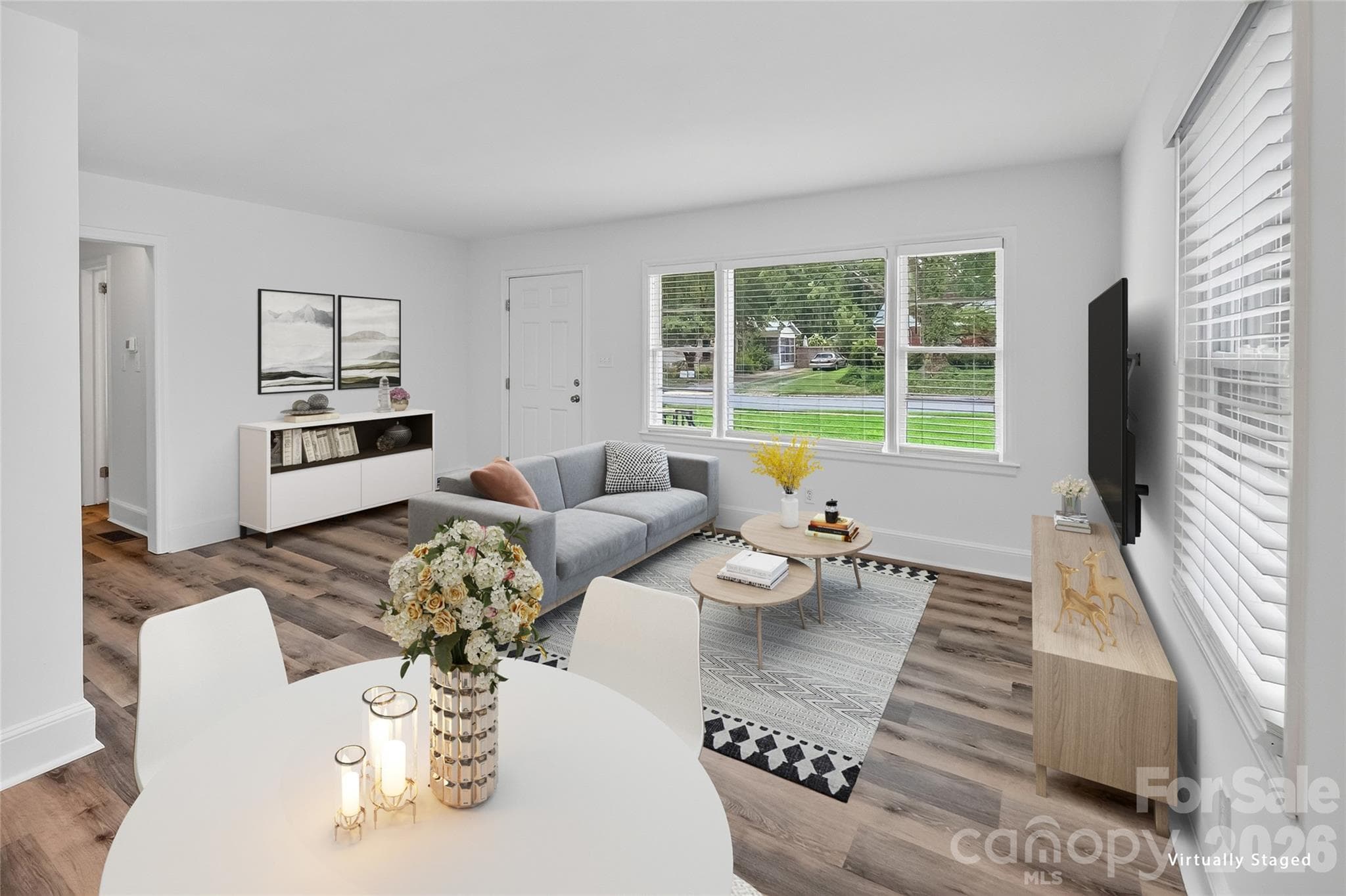 Plenty of room in this open living space - 1062 Dresden Drive W, Charlotte