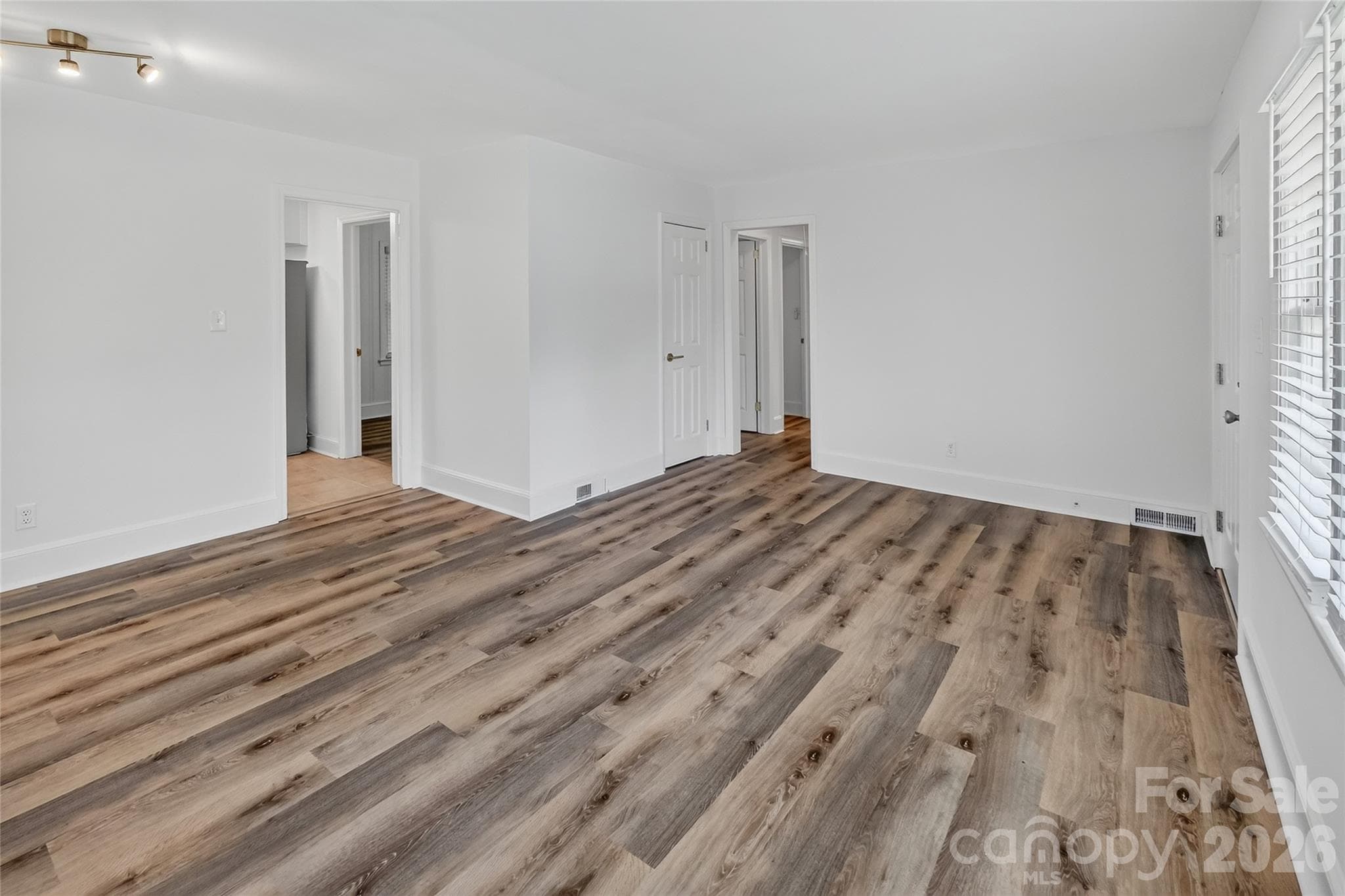 Single Family Residence at 1062 Dresden Drive W, Charlotte, photo 11 of 30
