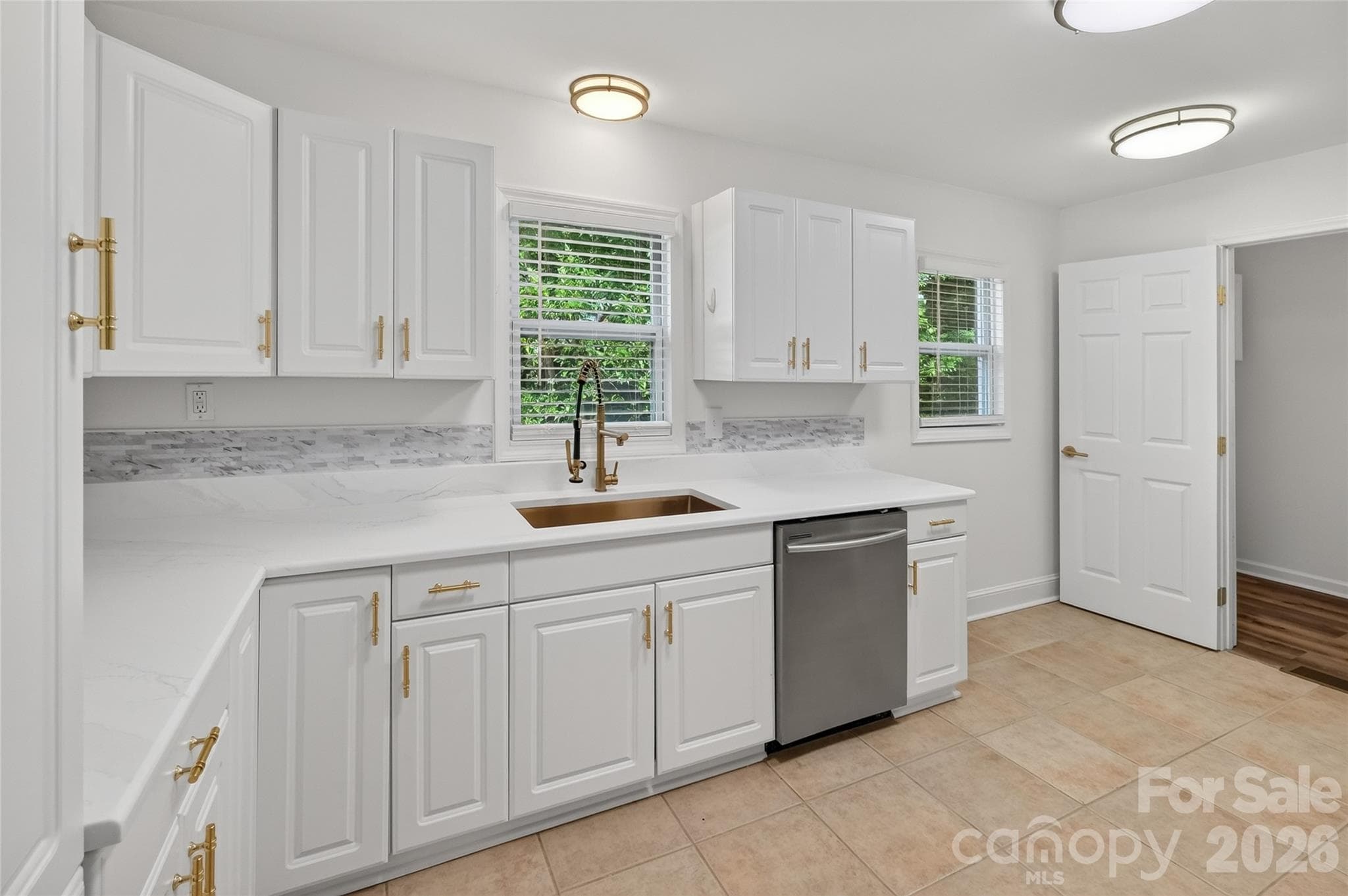 Updated Kitchen with stylish gold hardware - 1062 Dresden Drive W, Charlotte