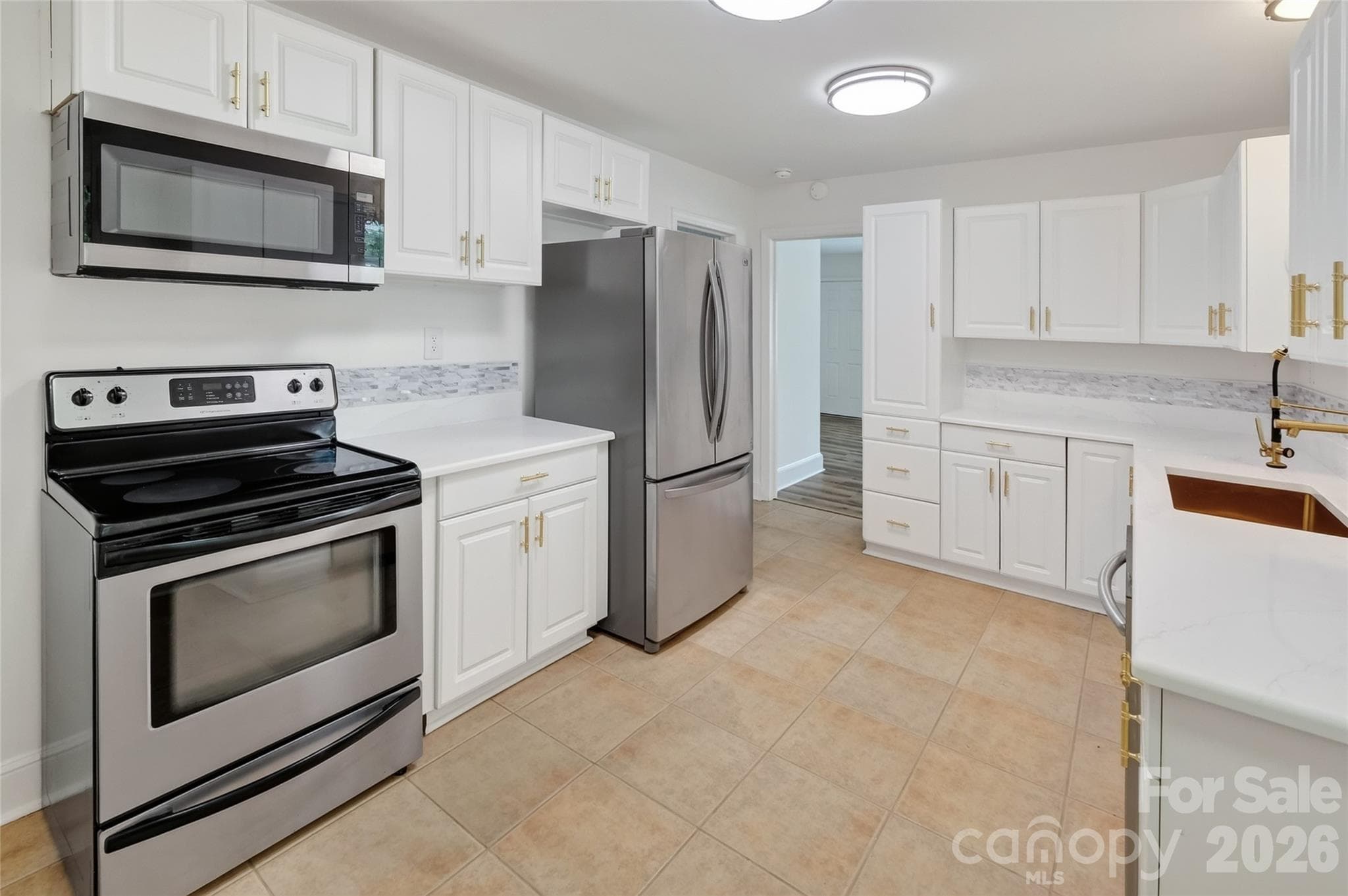 Spacious Kitchen - 1062 Dresden Drive W, Charlotte