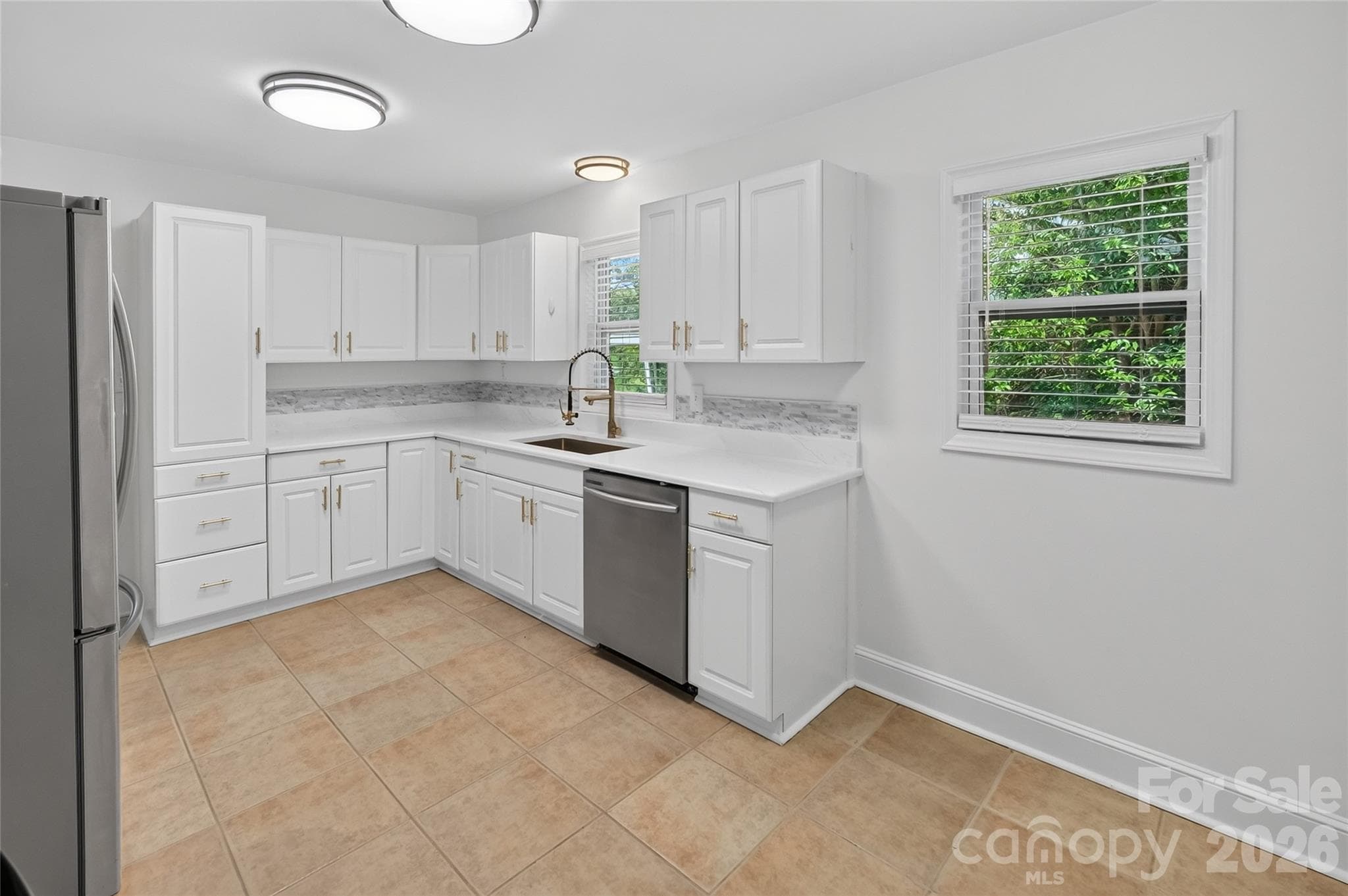 Single Family Residence at 1062 Dresden Drive W, Charlotte, photo 15 of 30