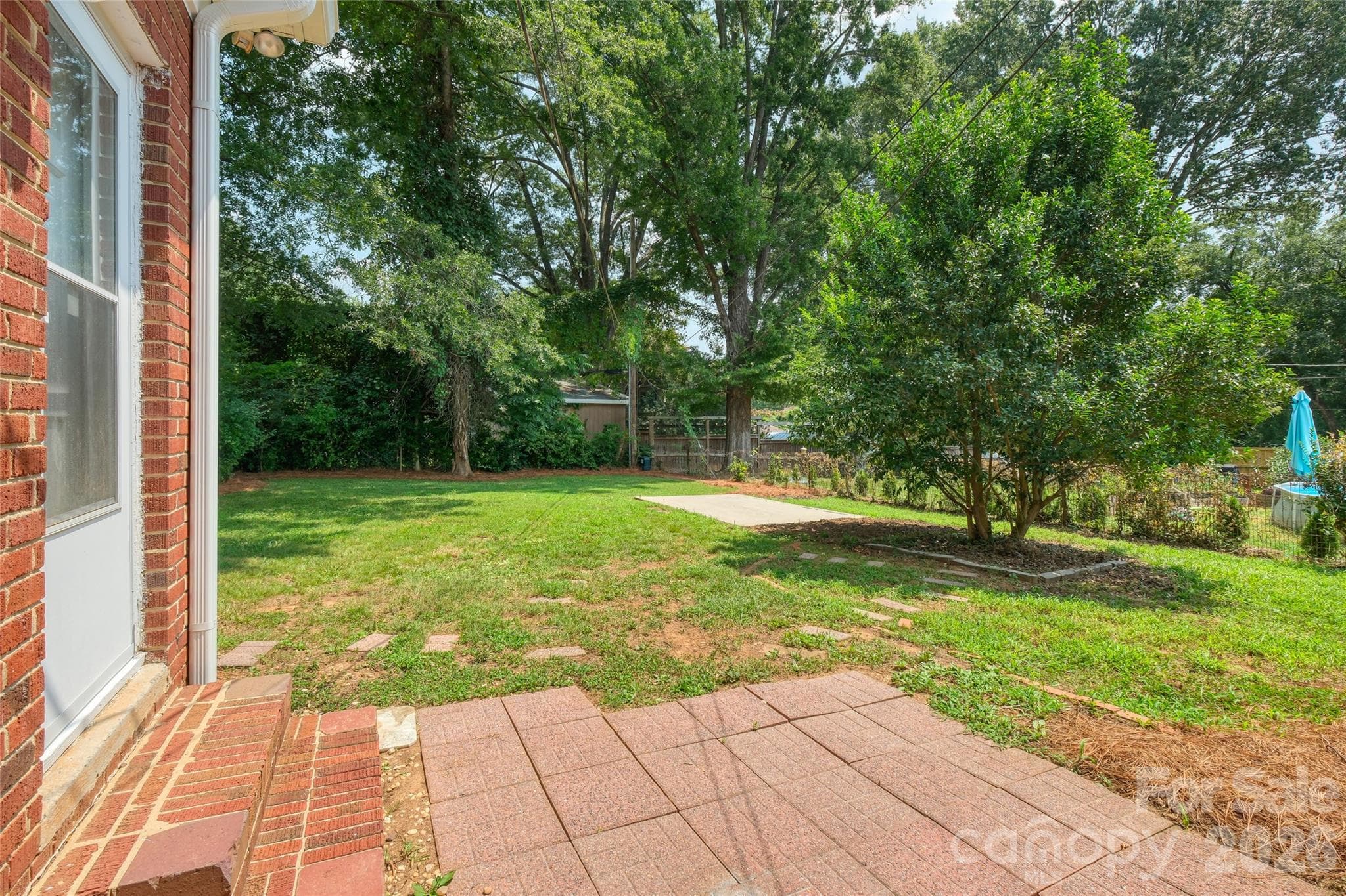 Spacious Backyard - 1062 Dresden Drive W, Charlotte