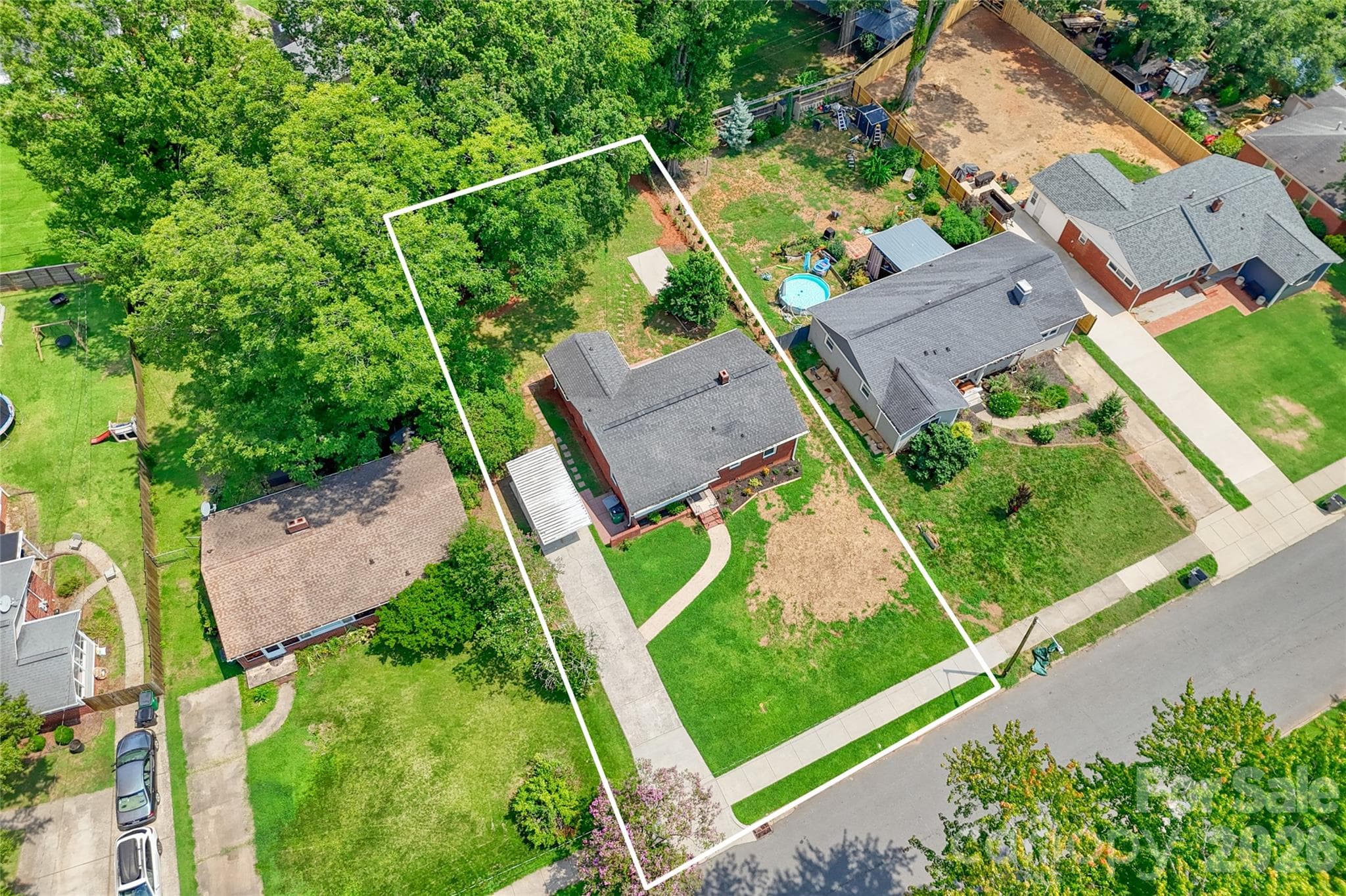Single Family Residence at 1062 Dresden Drive W, Charlotte, photo 28 of 30