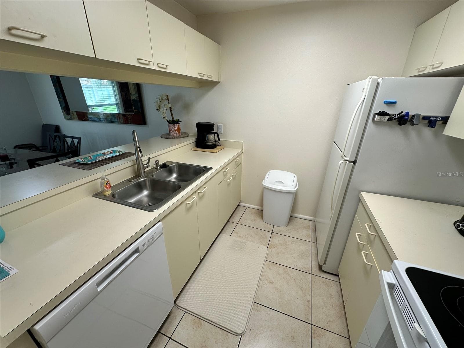 Condominium at 3846 59TH AVE W #3846, BRADENTON, photo 8 of 31