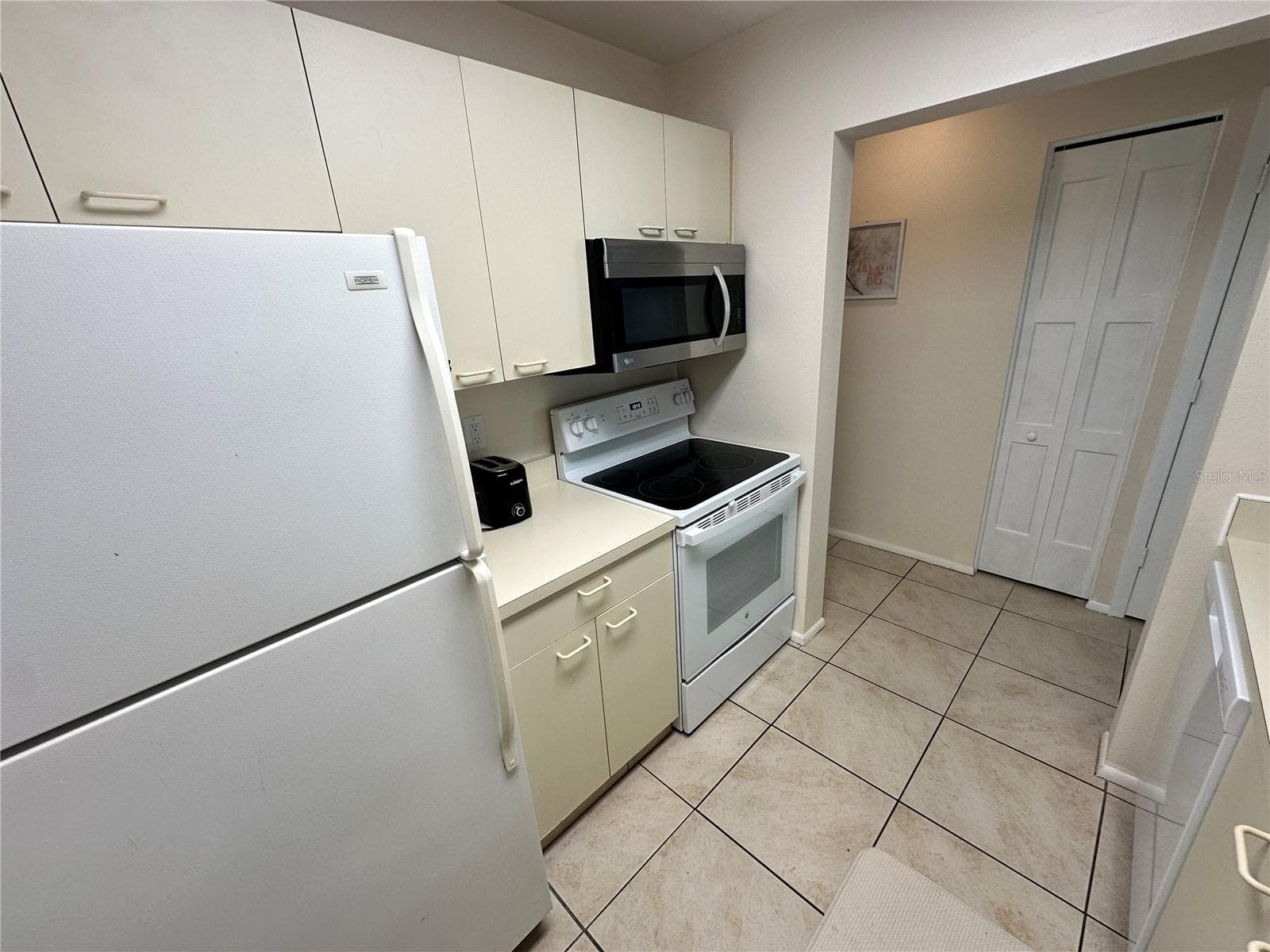 Condominium at 3846 59TH AVE W #3846, BRADENTON, photo 10 of 31