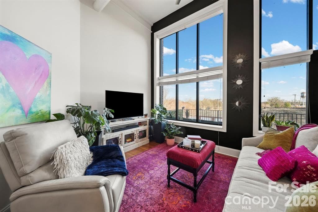 Condominium at Belmont, photo 2 of 33