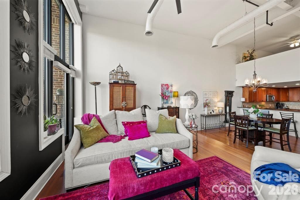 Condominium at Belmont, photo 4 of 33