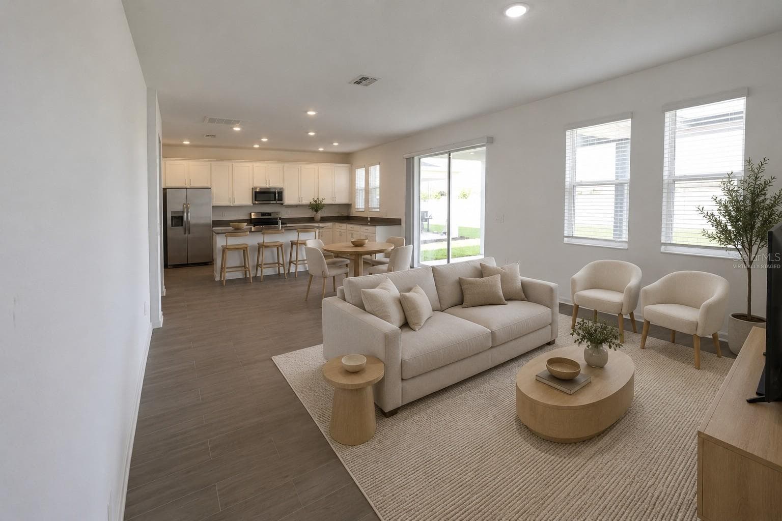 virtually staged - 2587 RUNNERS CIR, CLERMONT