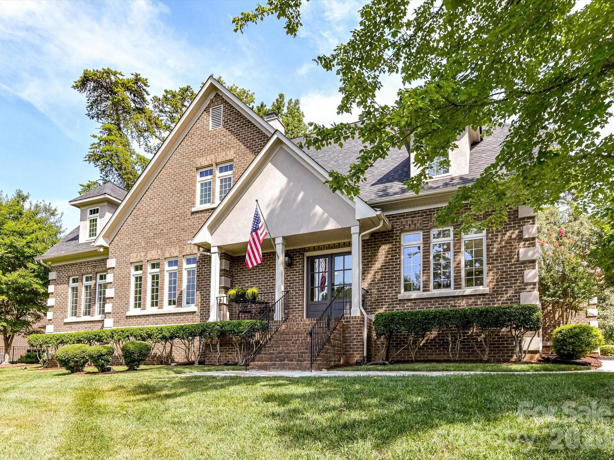 Single Family Residence at 3520 Providence Plantation Lane, Charlotte, photo 2 of 47