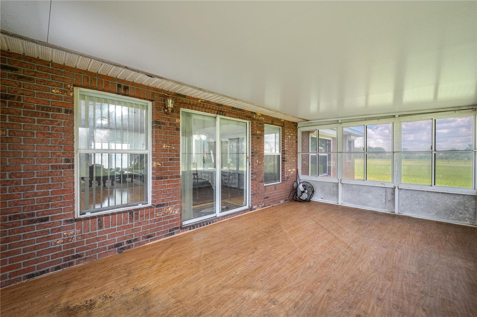 enclosed patio - 270 KEEN RD, FROSTPROOF