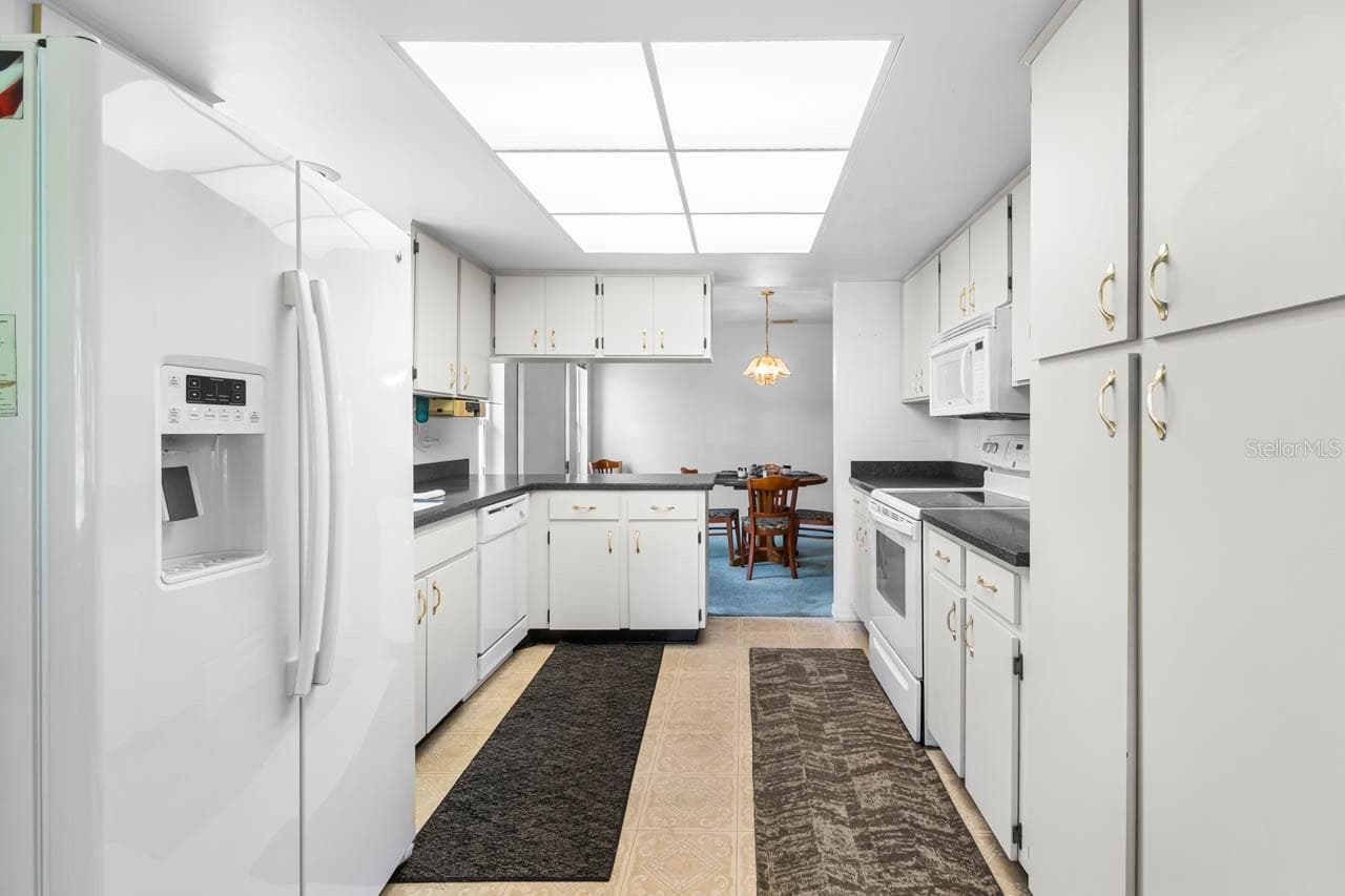 Condominium at 2209 HARTLEBURY WAY #402, SUN CITY CENTER, photo 14 of 69