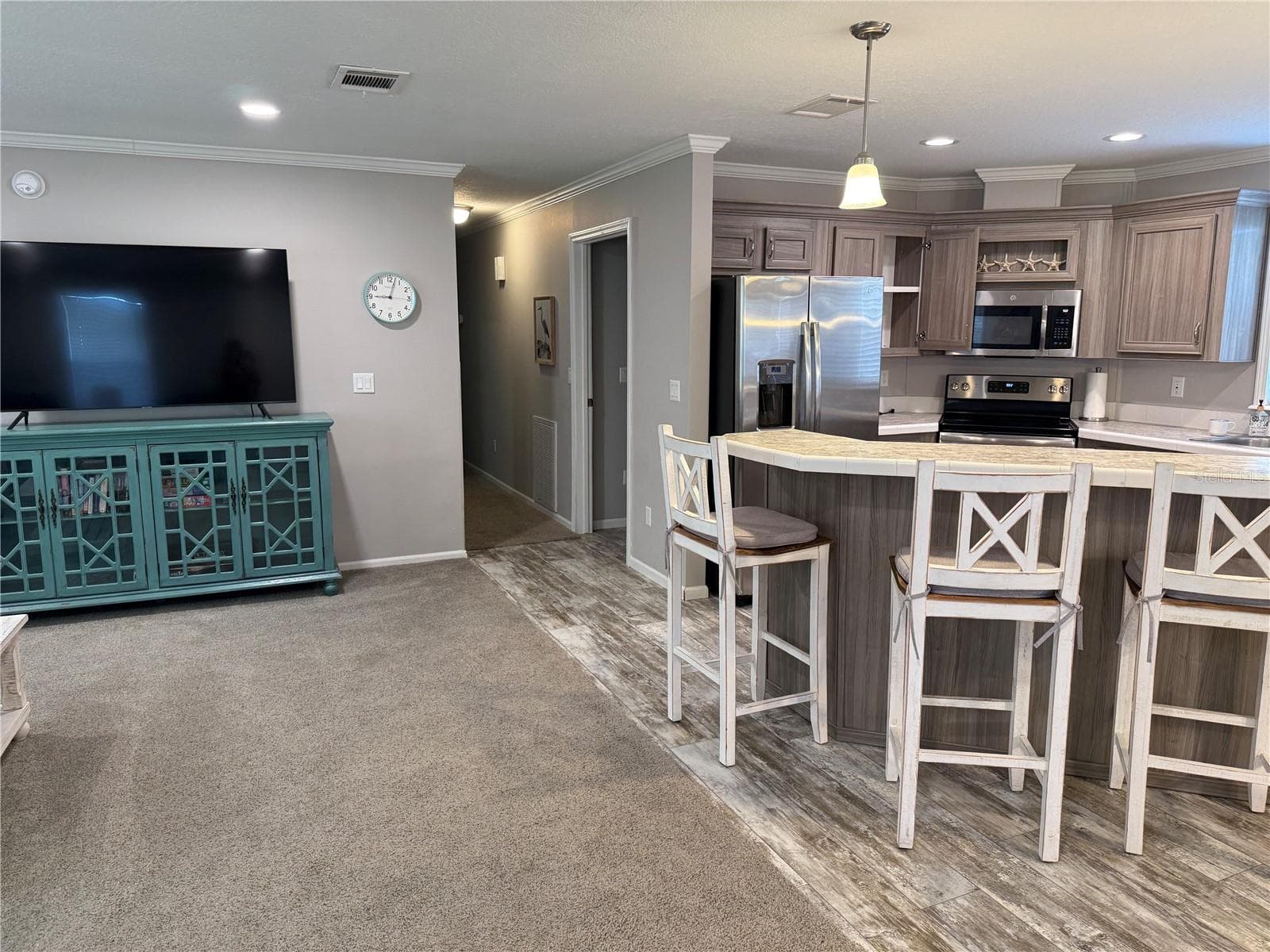 Manufactured Home at 152 RED BASS LN, EDGEWATER, photo 9 of 27