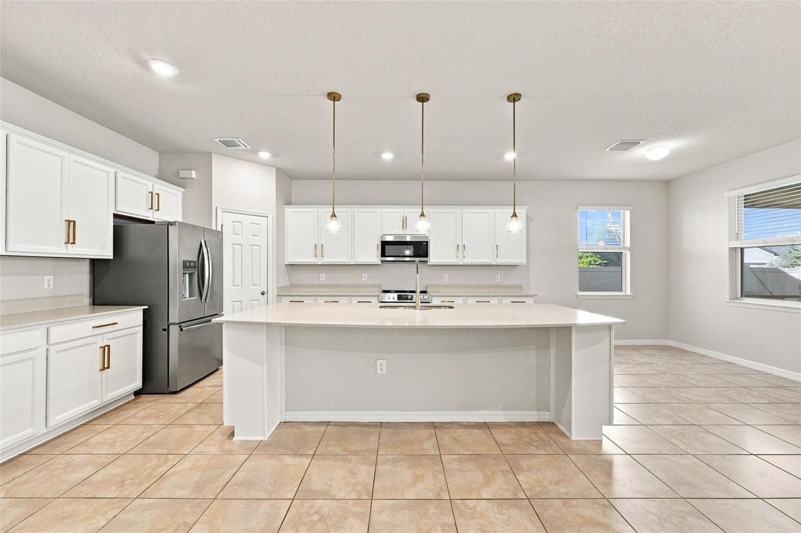 Single Family Residence at 18359 CORTES CREEK BLVD, SPRING HILL, photo 4 of 59