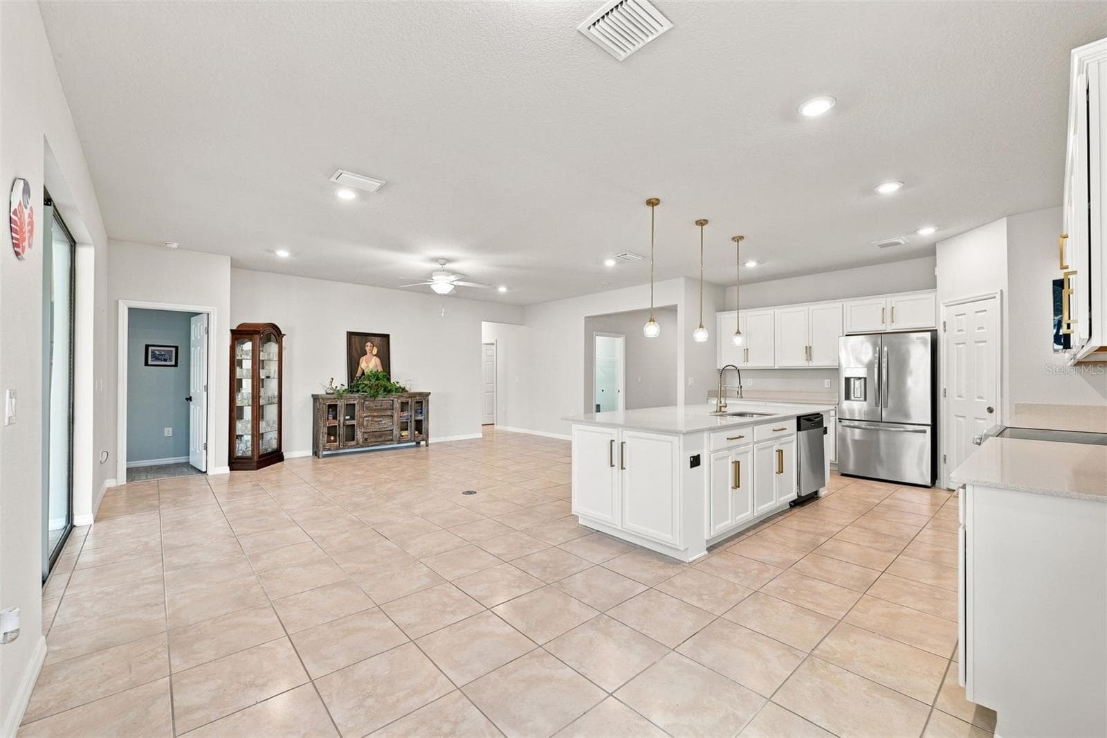 Single Family Residence at 18359 CORTES CREEK BLVD, SPRING HILL, photo 7 of 59