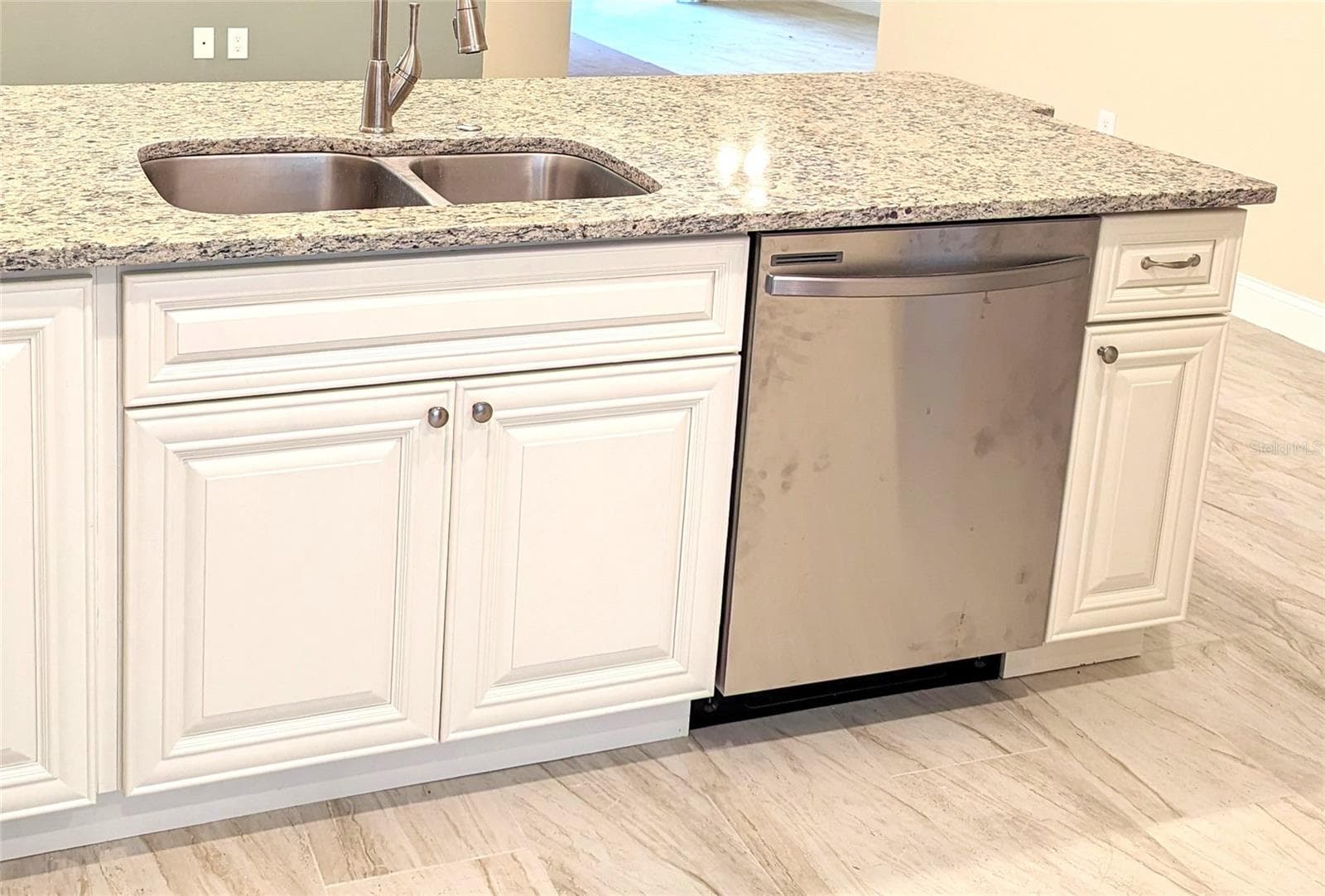 Attached Counter Reference - 104 ROBERTS AVE, MULBERRY