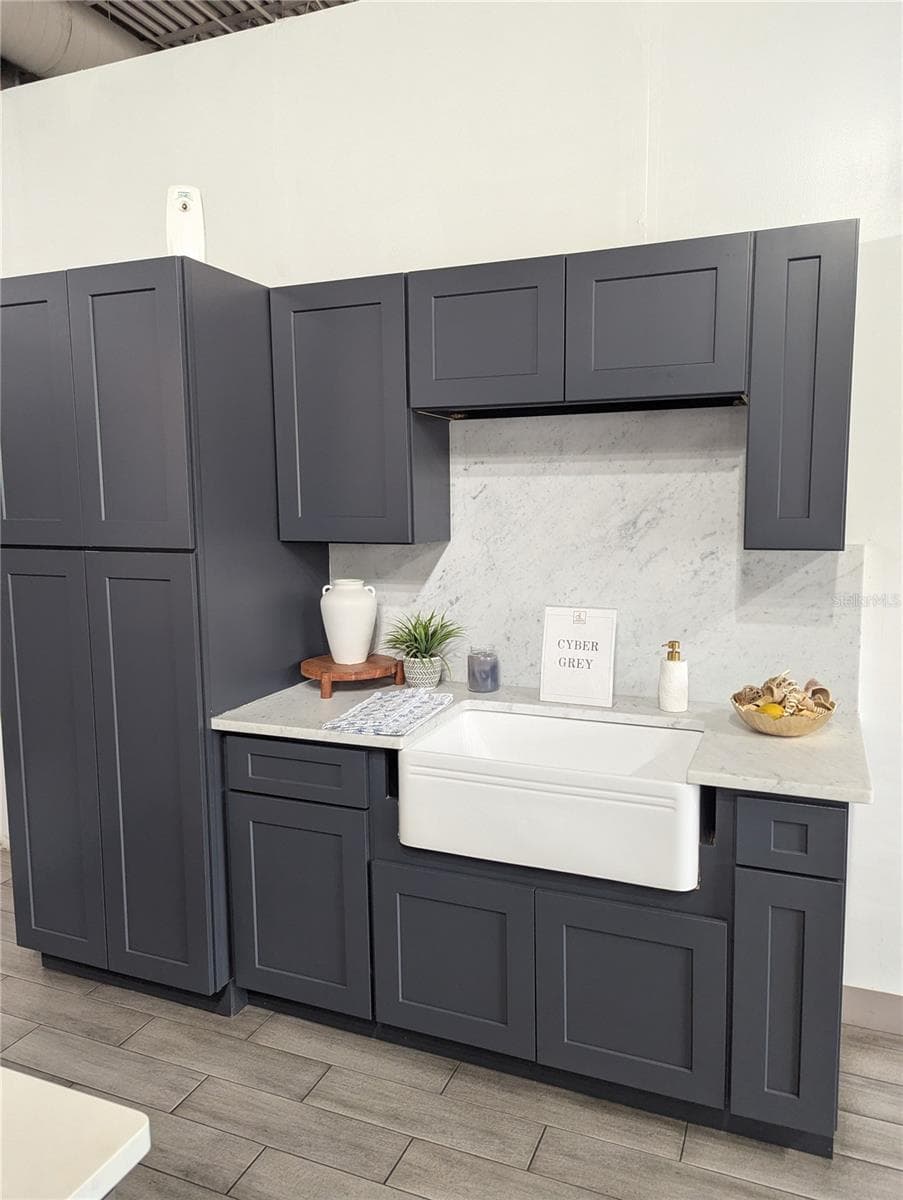 Gray Cabinets - 104 ROBERTS AVE, MULBERRY