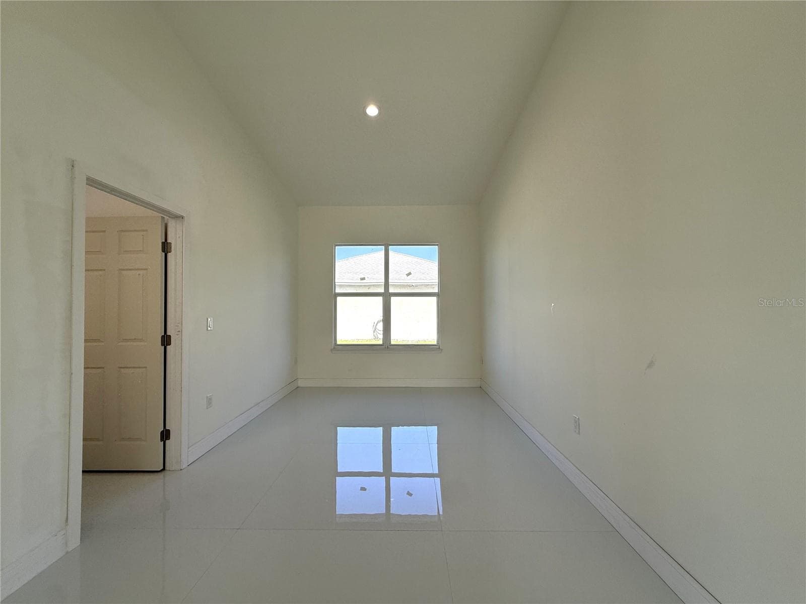 FLEX ROOM - 16443 HILLSBOROUGH BLVD, PORT CHARLOTTE