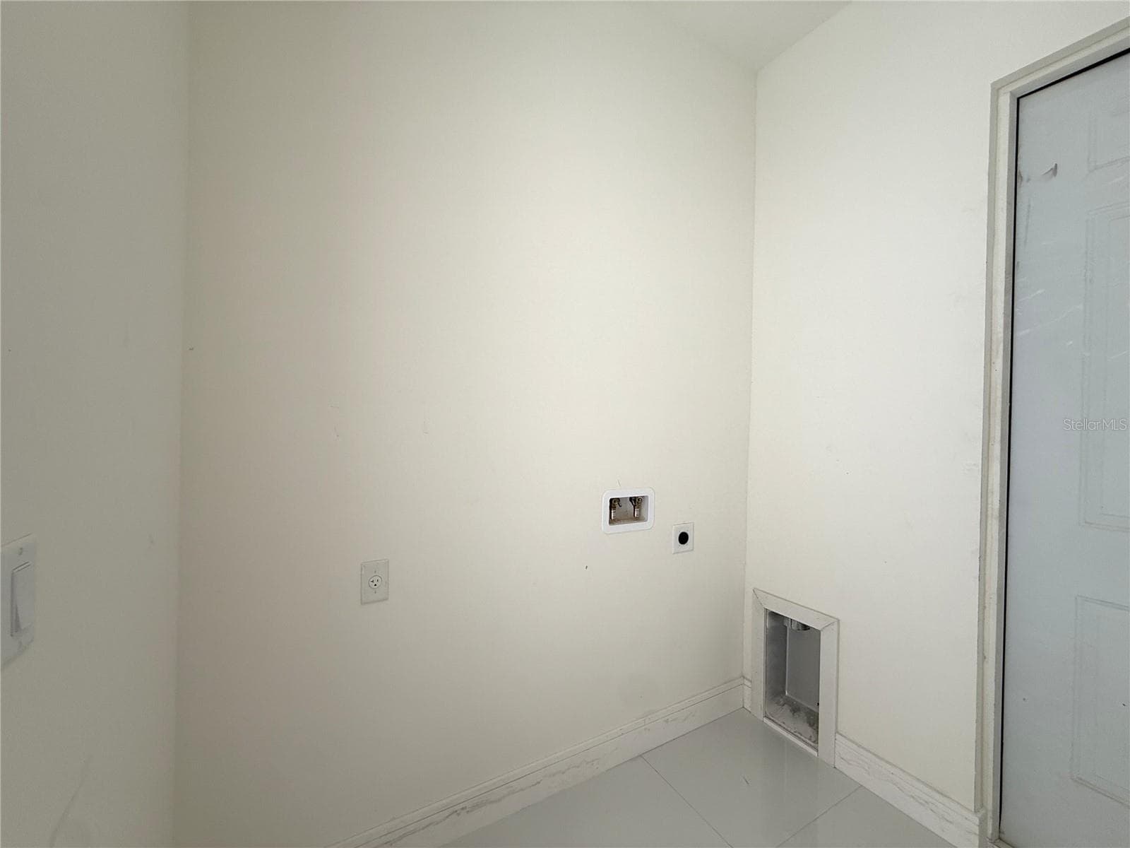 LAUNDRY ROOM - 16443 HILLSBOROUGH BLVD, PORT CHARLOTTE