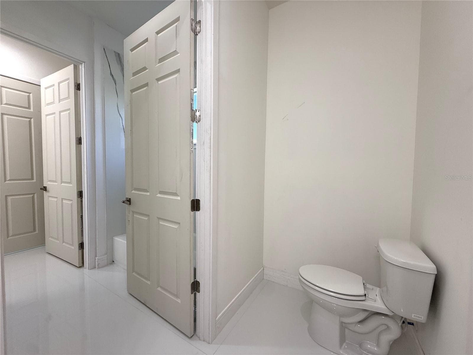 JACK AND JILL - 2ND BATHROOM - 16443 HILLSBOROUGH BLVD, PORT CHARLOTTE