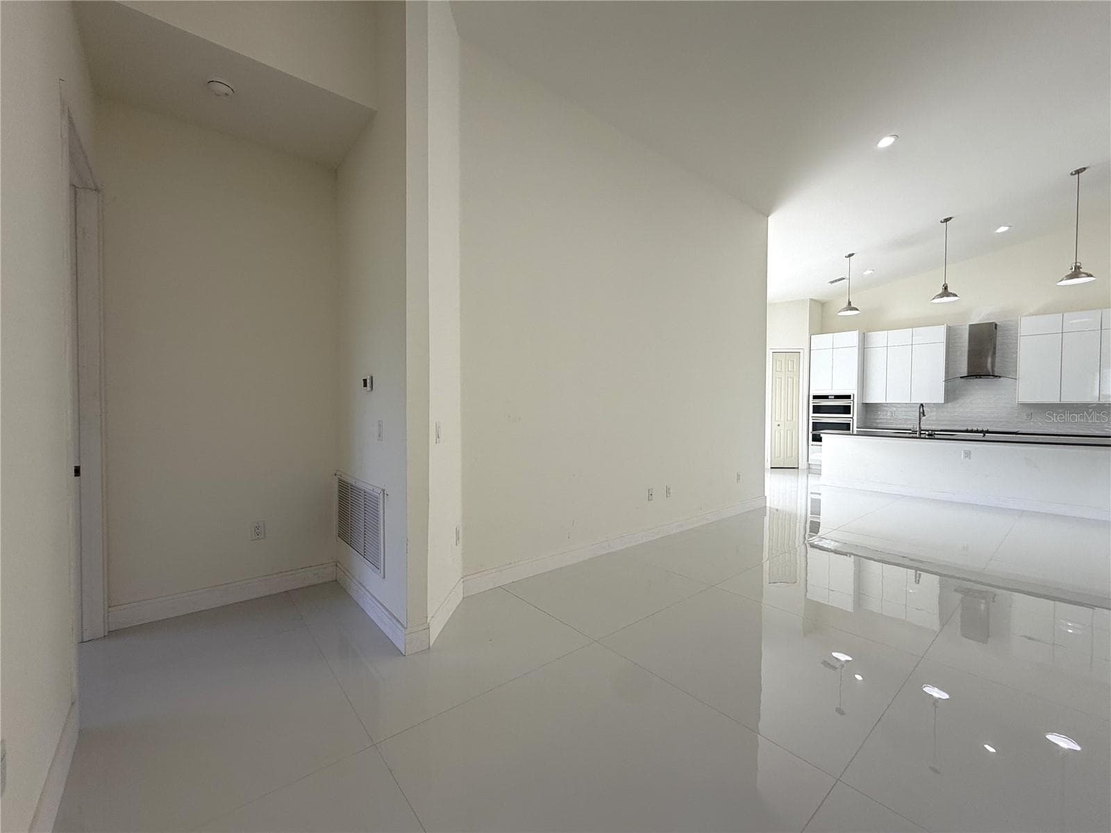 ENTRYWAY TO PRIMARY SUITE - 16443 HILLSBOROUGH BLVD, PORT CHARLOTTE