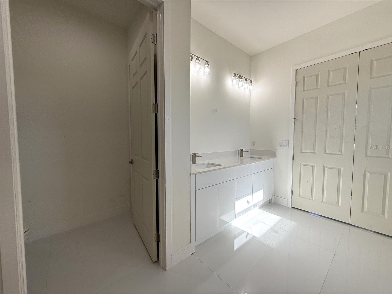 PRIMARY BATHROOM - 3RD BATHROOM - 16443 HILLSBOROUGH BLVD, PORT CHARLOTTE