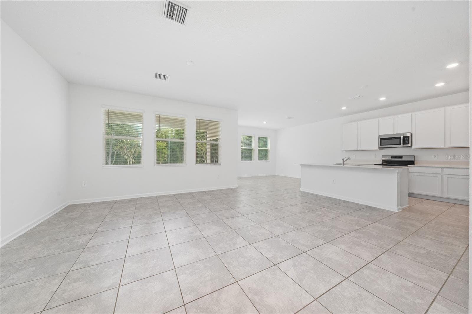 Single Family Residence at 4385 TWISTED TWIG BND, KISSIMMEE, photo 14 of 54