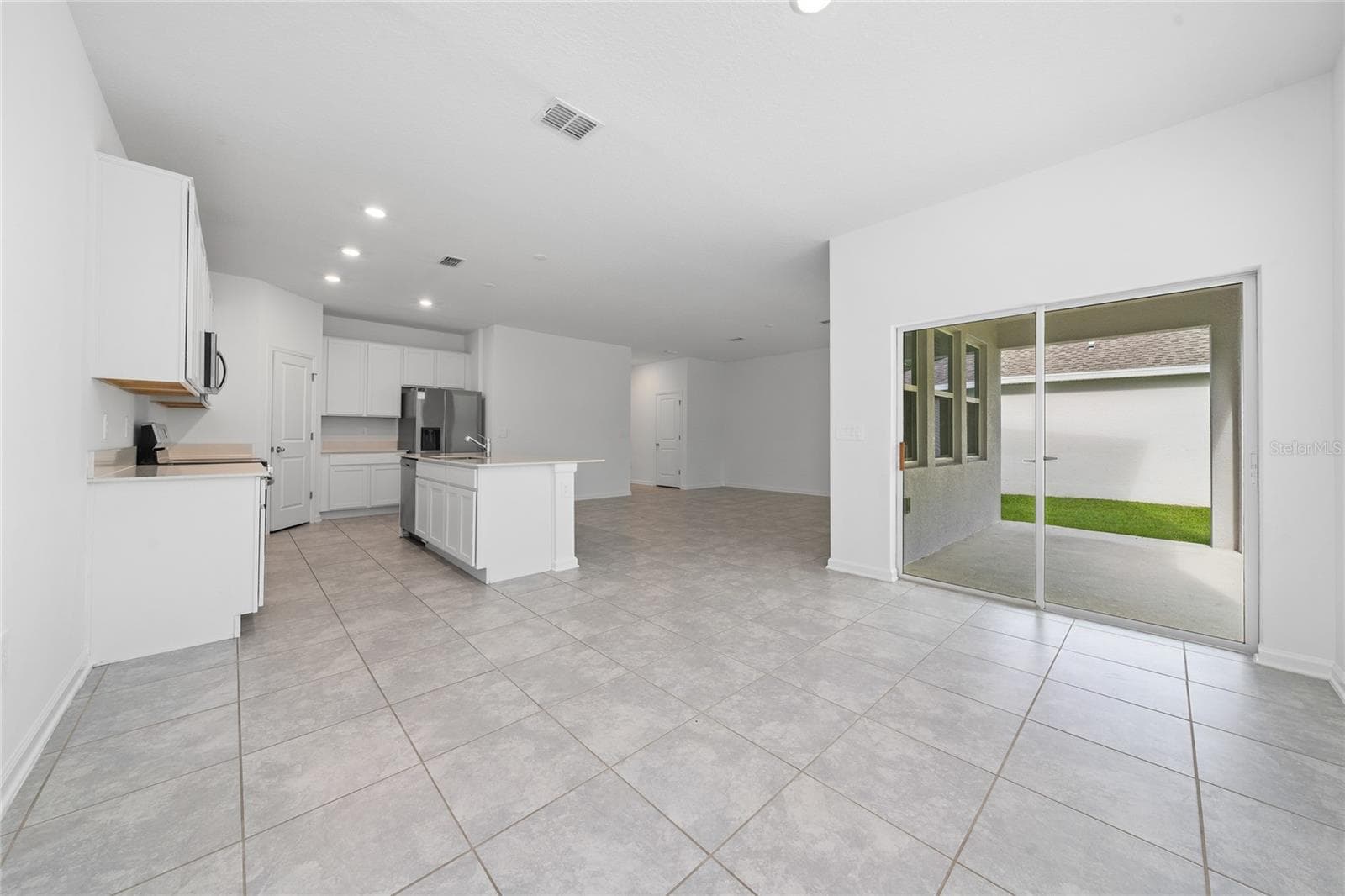 Single Family Residence at 4385 TWISTED TWIG BND, KISSIMMEE, photo 18 of 54