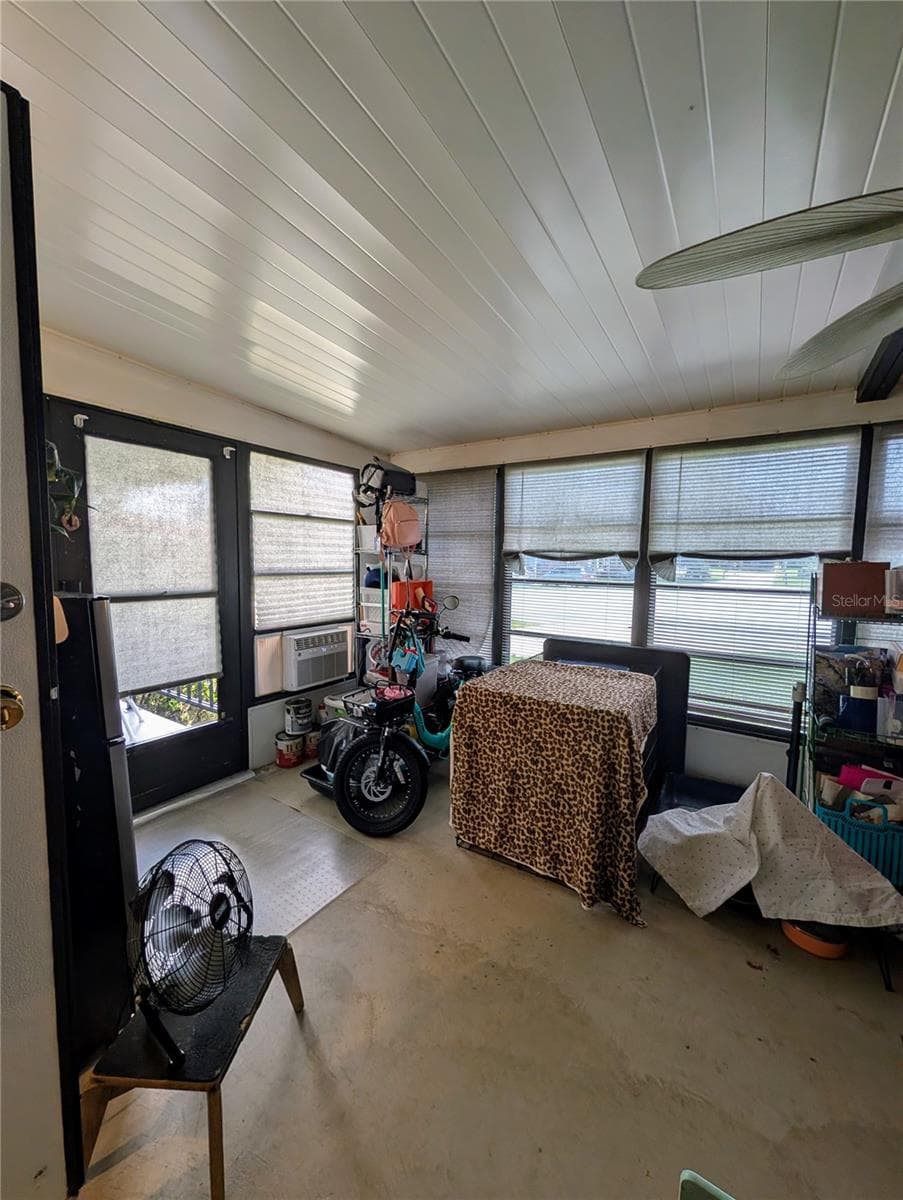 Florida room - 6517 SE 110TH LN, BELLEVIEW