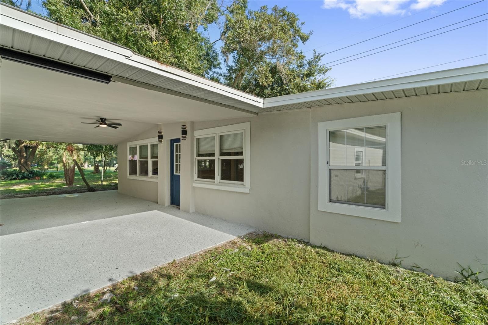 Single Family Residence at 929 ADRIAN CT, LAKELAND, photo 3 of 18