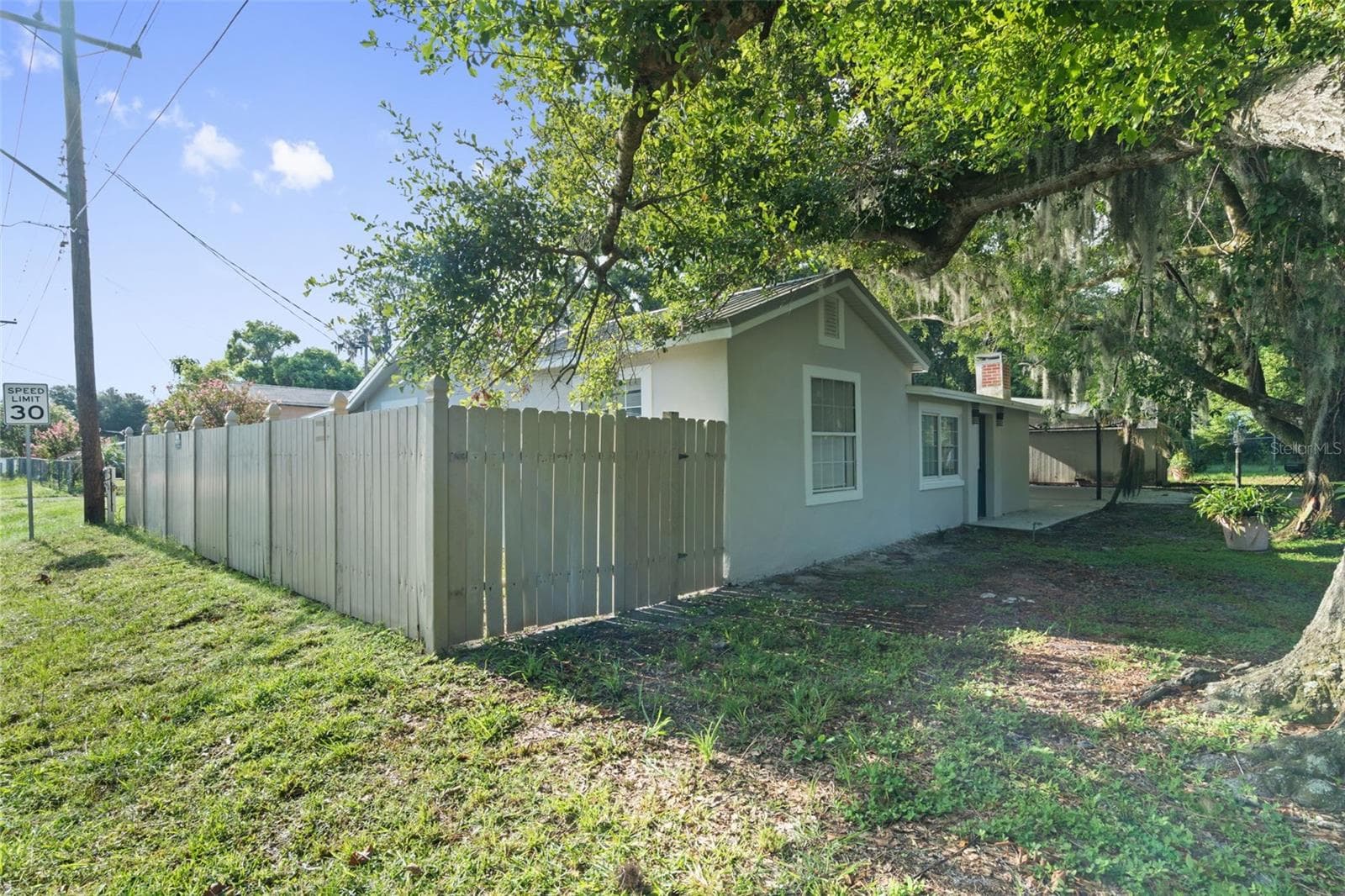 Single Family Residence at 929 ADRIAN CT, LAKELAND, photo 5 of 18