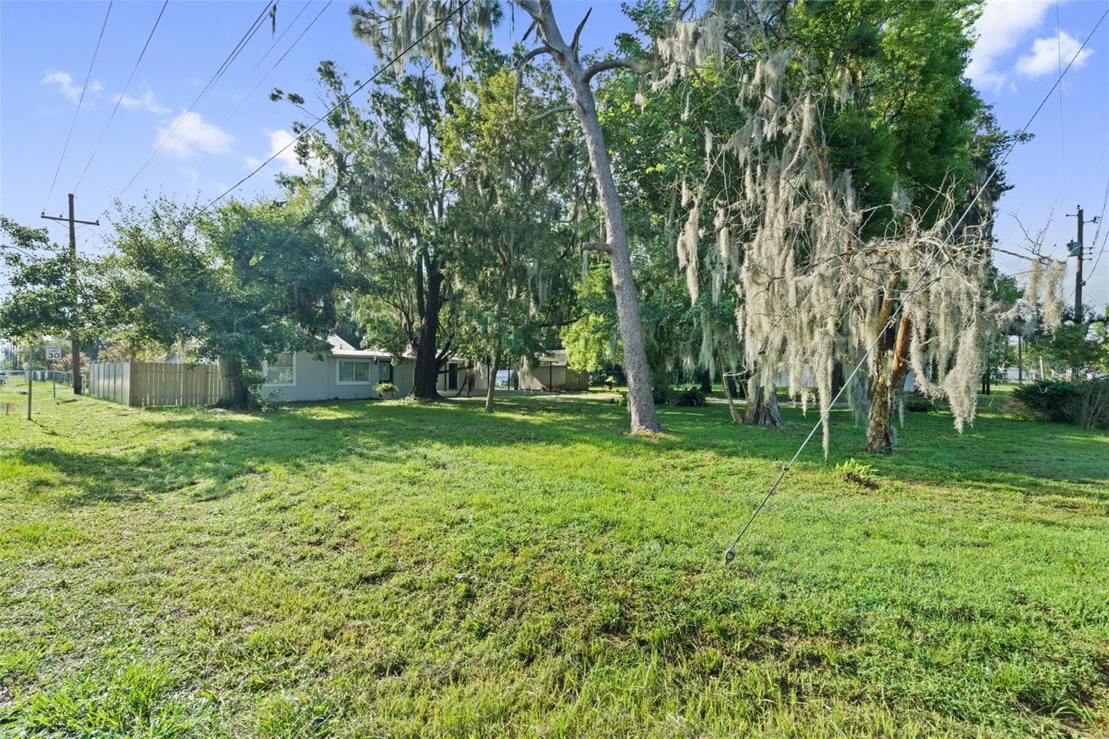 Single Family Residence at 929 ADRIAN CT, LAKELAND, photo 7 of 18