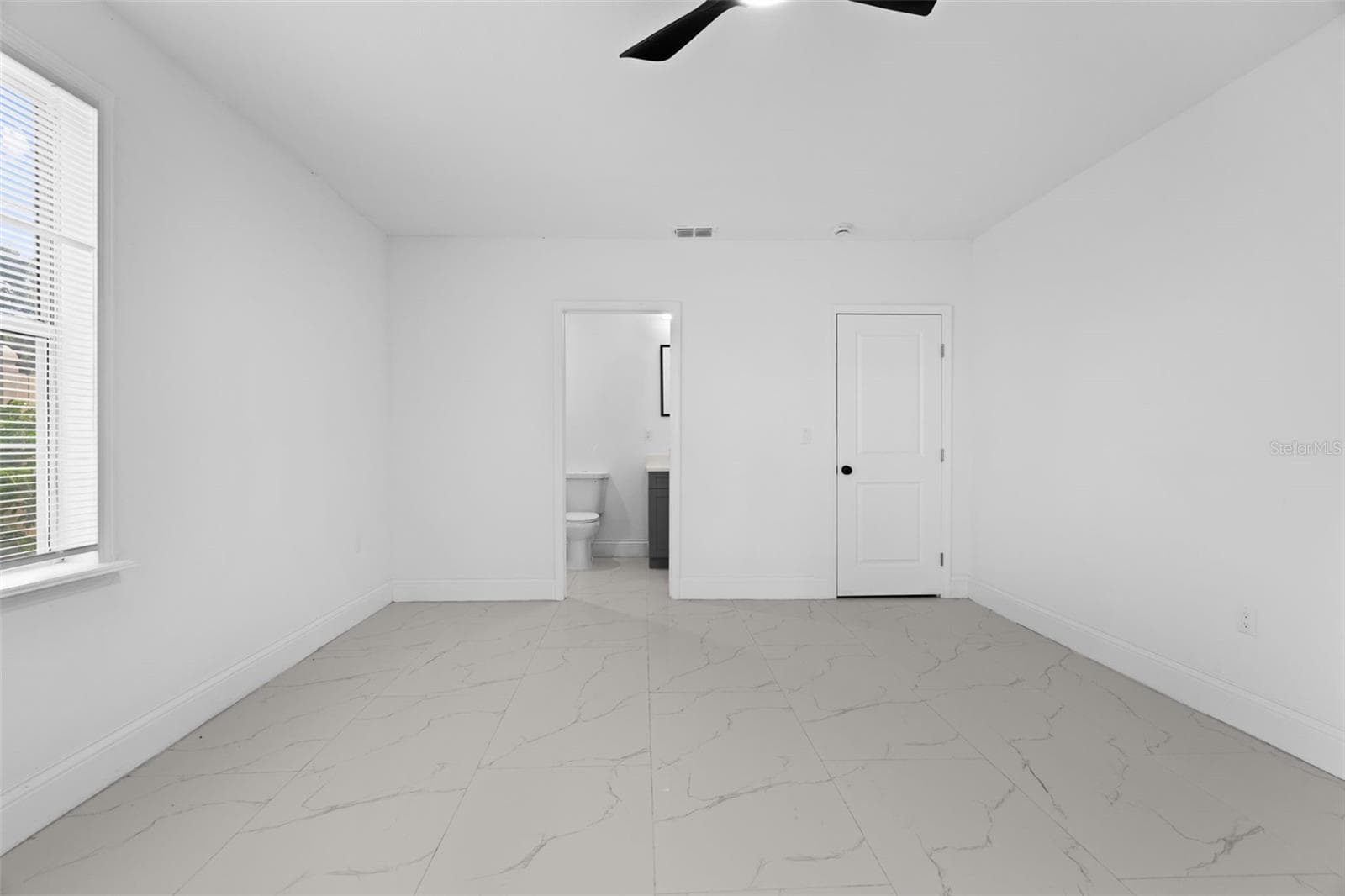 Single Family Residence at 929 ADRIAN CT, LAKELAND, photo 14 of 18