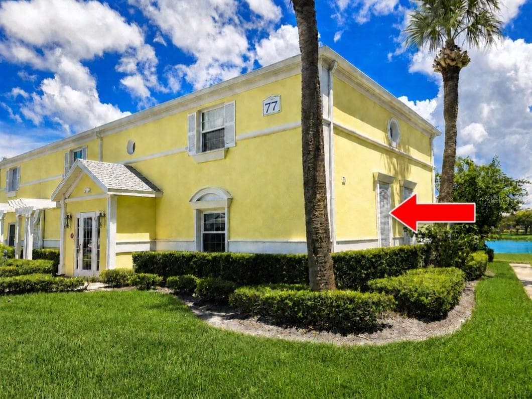 118 POMPANO DR SE #B