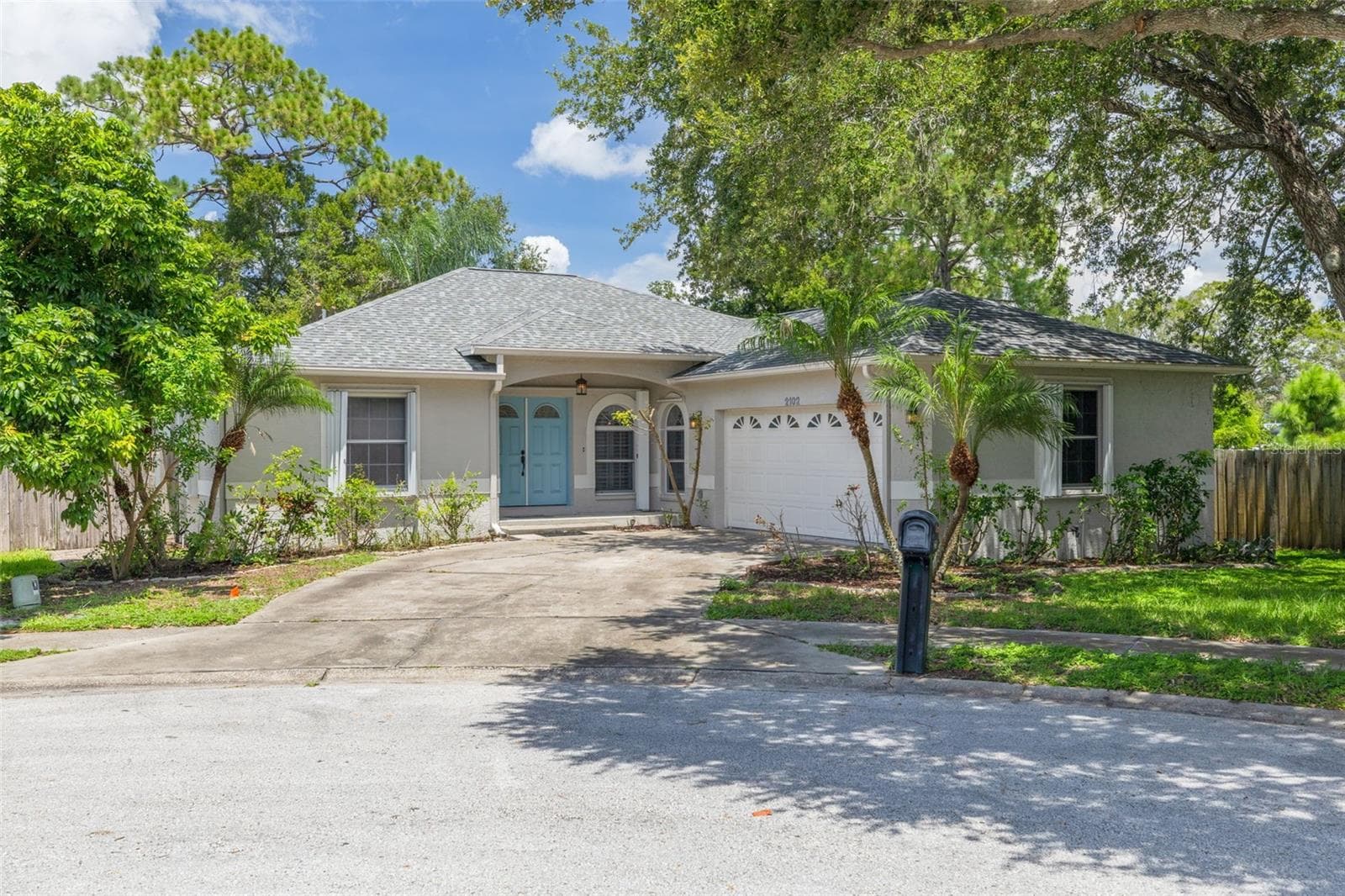 Front Exterior View - 2102 BRADFORD ST, CLEARWATER